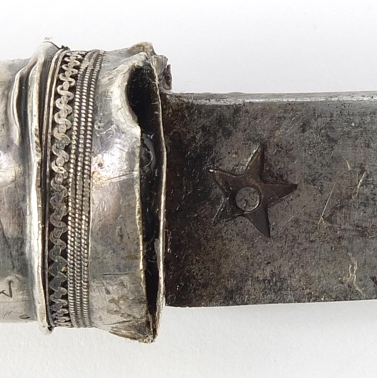 Pair of Middle Easter silver mounted daggers with enamelled scabbards, possibly Sumatran, both - Image 7 of 14