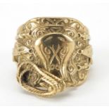 Large 9ct gold horse saddle ring, the saddle 2.5cm wide, size Z, 28.8g : For Further Condition