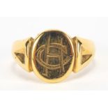 9ct gold signet ring, size T, 4.8g : For Further Condition Reports Please Visit Our Website -