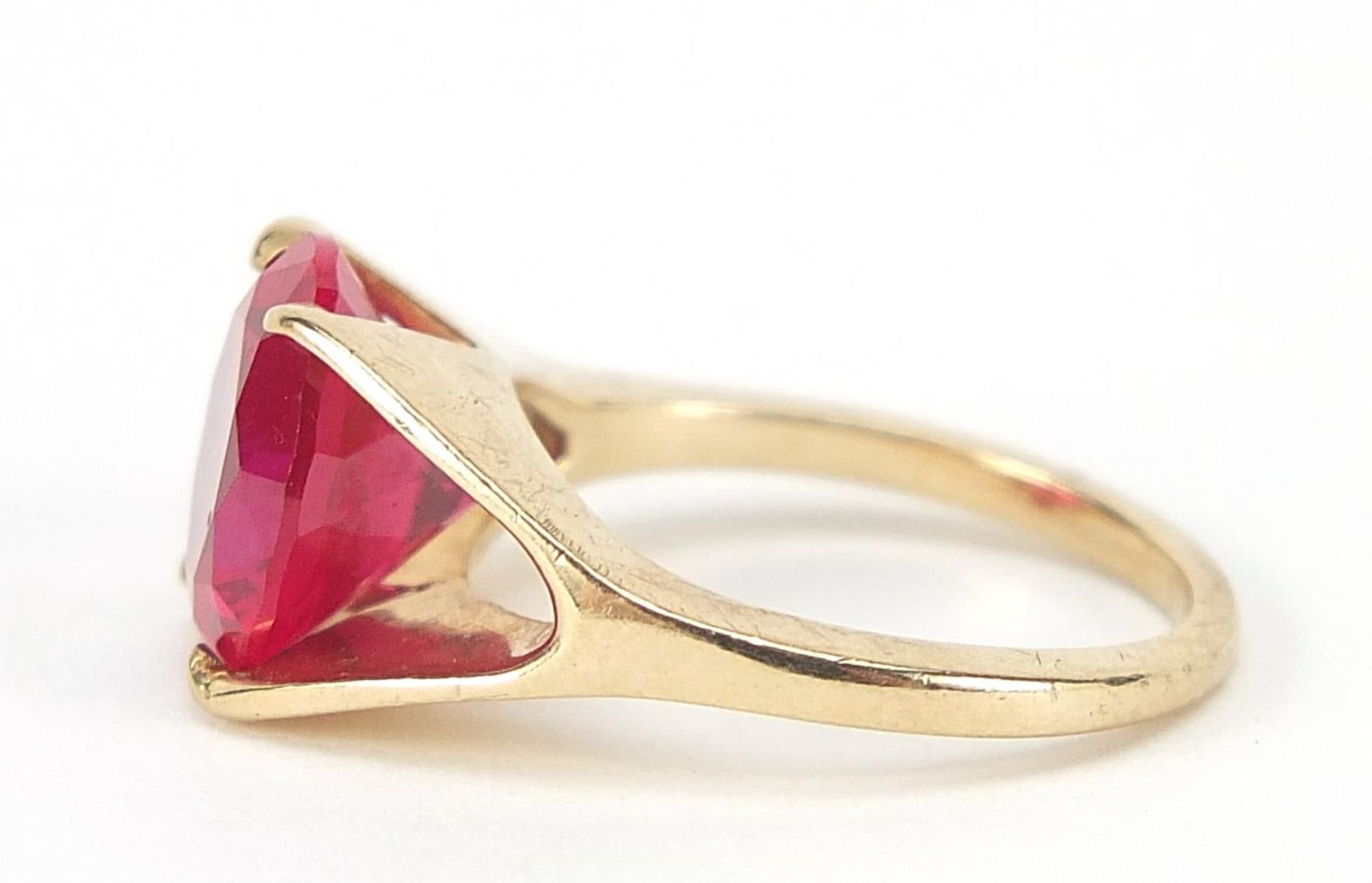 Unmarked gold ruby solitaire ring, the stone approximately 10mm in diameter, size J, 3.6g : For - Image 2 of 5