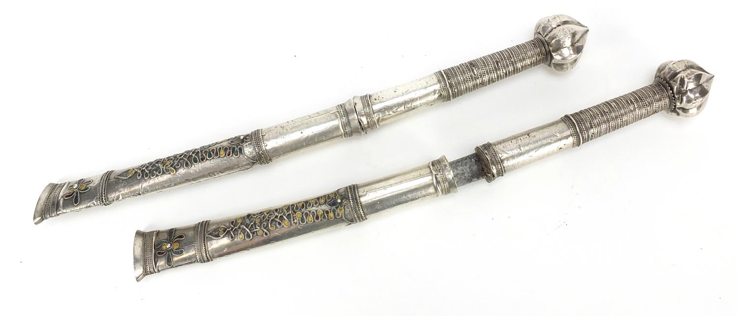 Pair of Middle Easter silver mounted daggers with enamelled scabbards, possibly Sumatran, both - Image 9 of 14