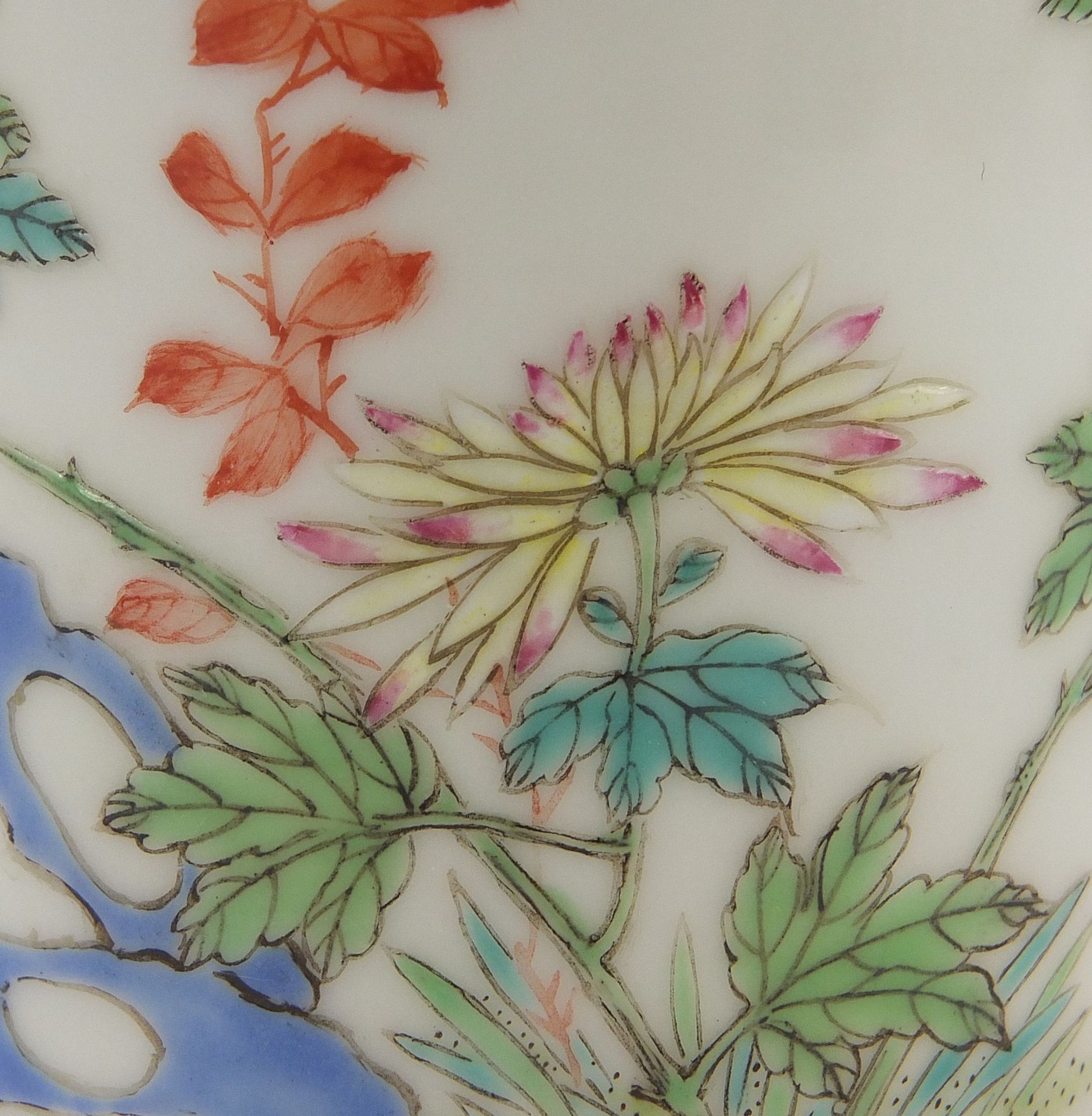 Chinese porcelain brush pot finely hand painted in the famille rose palette with flowers, - Image 2 of 11