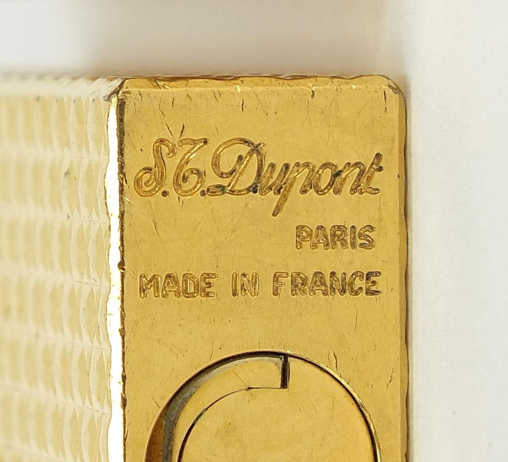 Three vintage gold plated pocket lighters comprising Dunhill with fitted case, S J Dupont and - Bild 6 aus 6