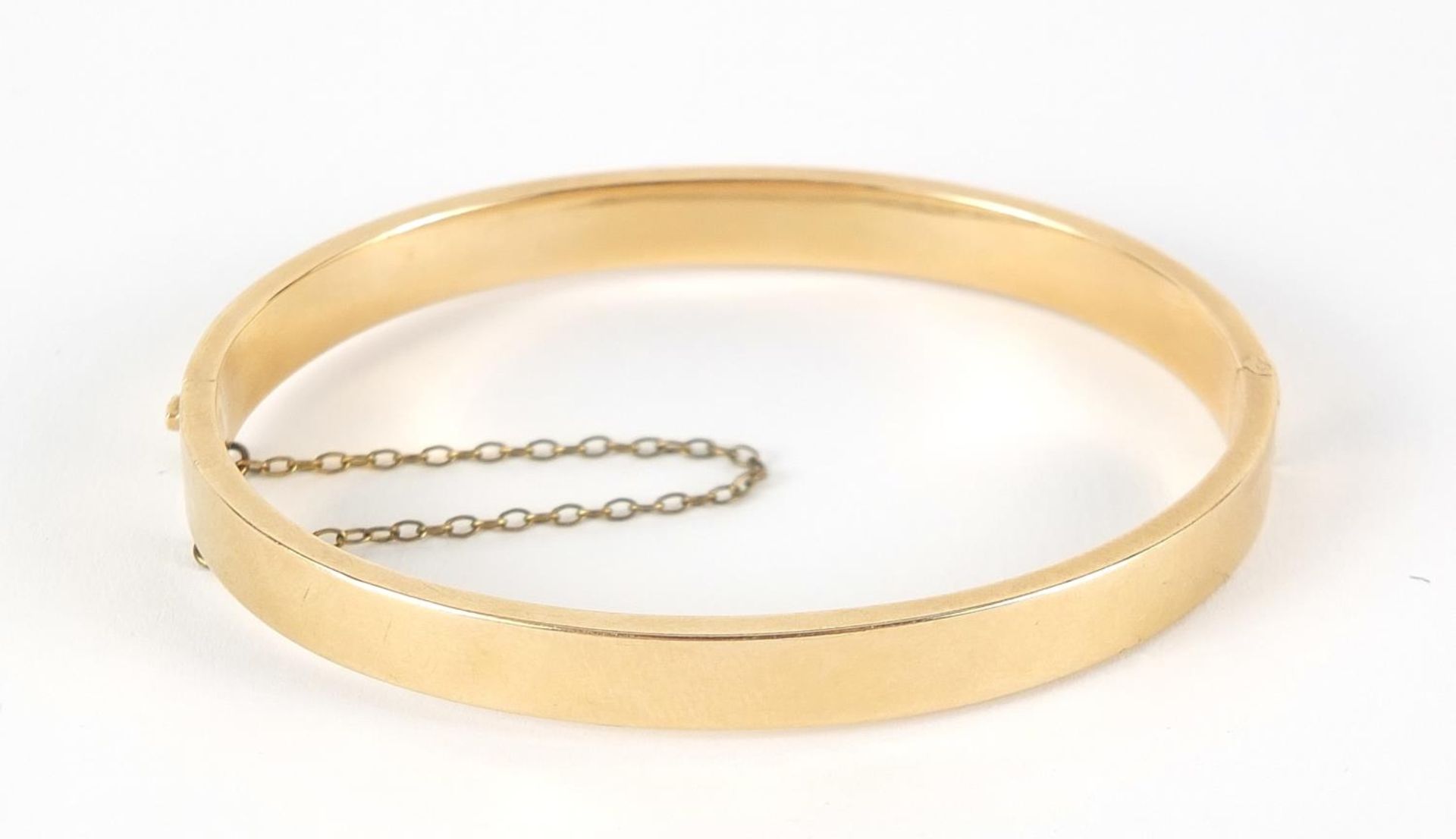 15ct gold hinged bangle, 6.5cm wide, 10.0g : For Further Condition Reports Please Visit Our