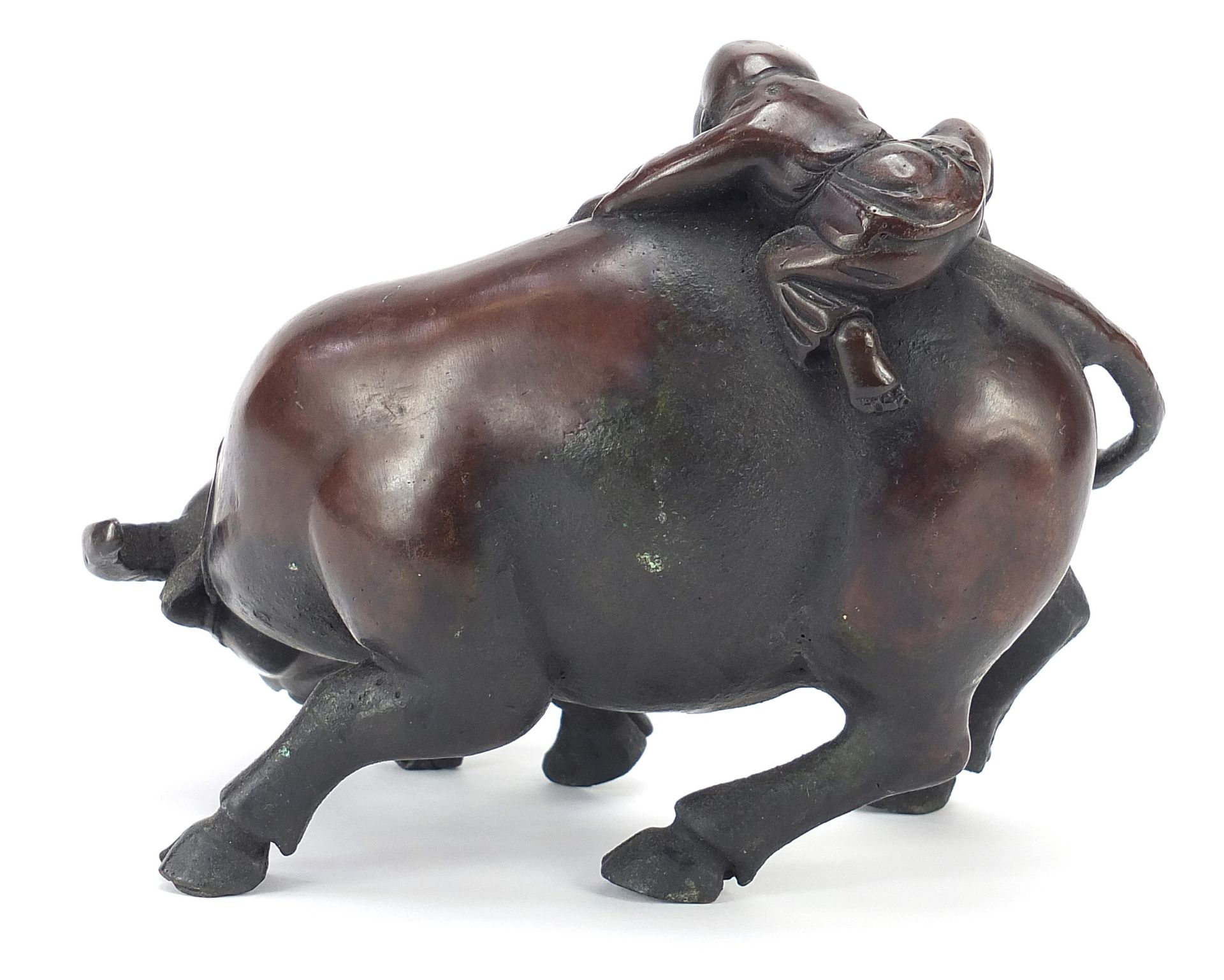 Chinese patinated bronze figure of two boys on a water buffalo, 16cm in length : For Further - Bild 5 aus 8