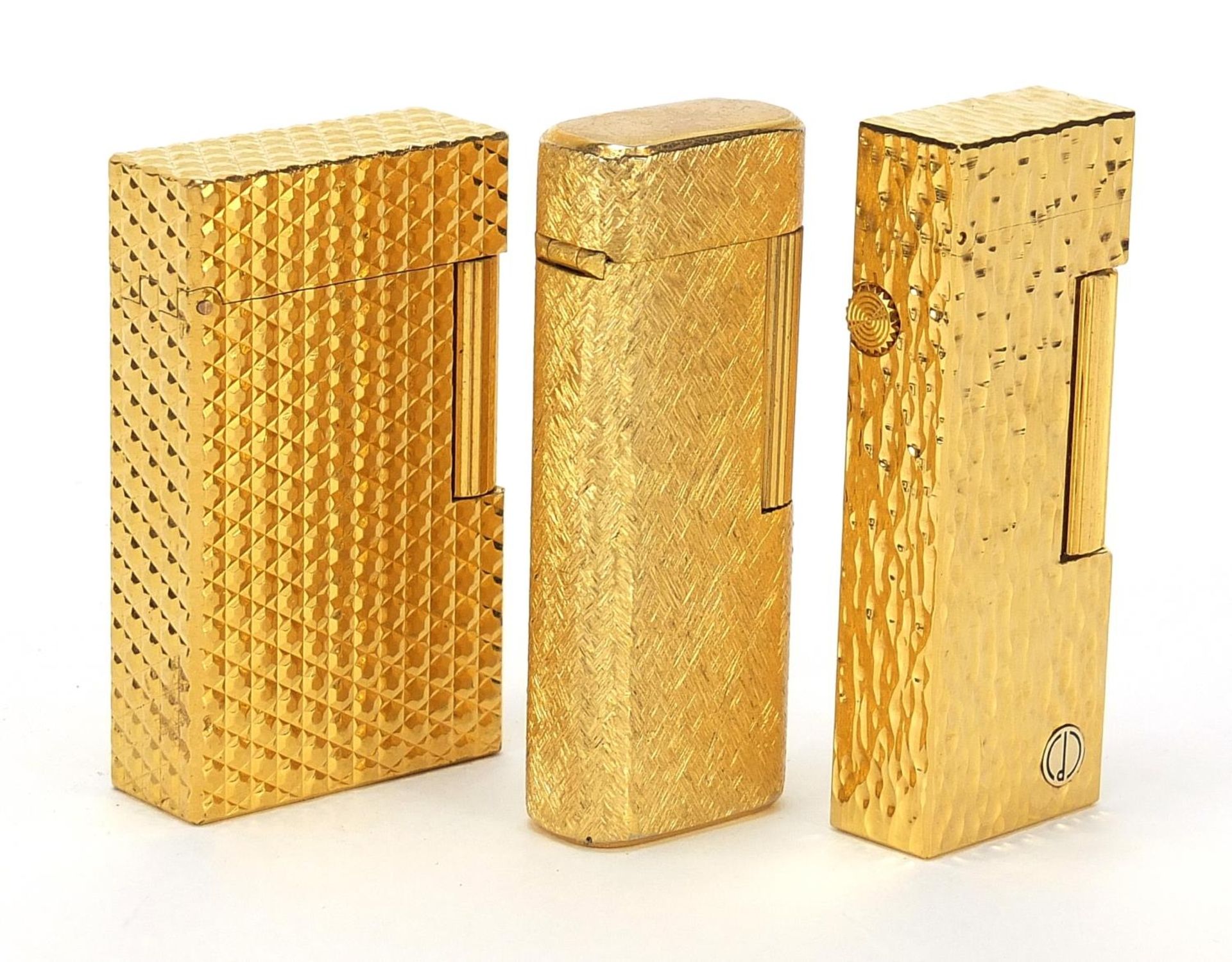 Three vintage gold plated pocket lighters comprising Dunhill with fitted case, S J Dupont and - Bild 4 aus 6