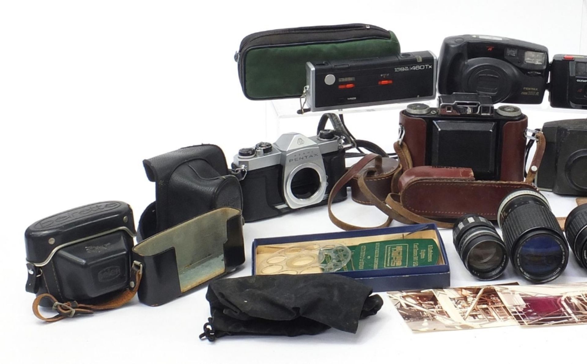 Vintage and later cameras, lenses and accessories including Ilford, Agfa, Canon, Vivitar and Kodak - Image 2 of 10