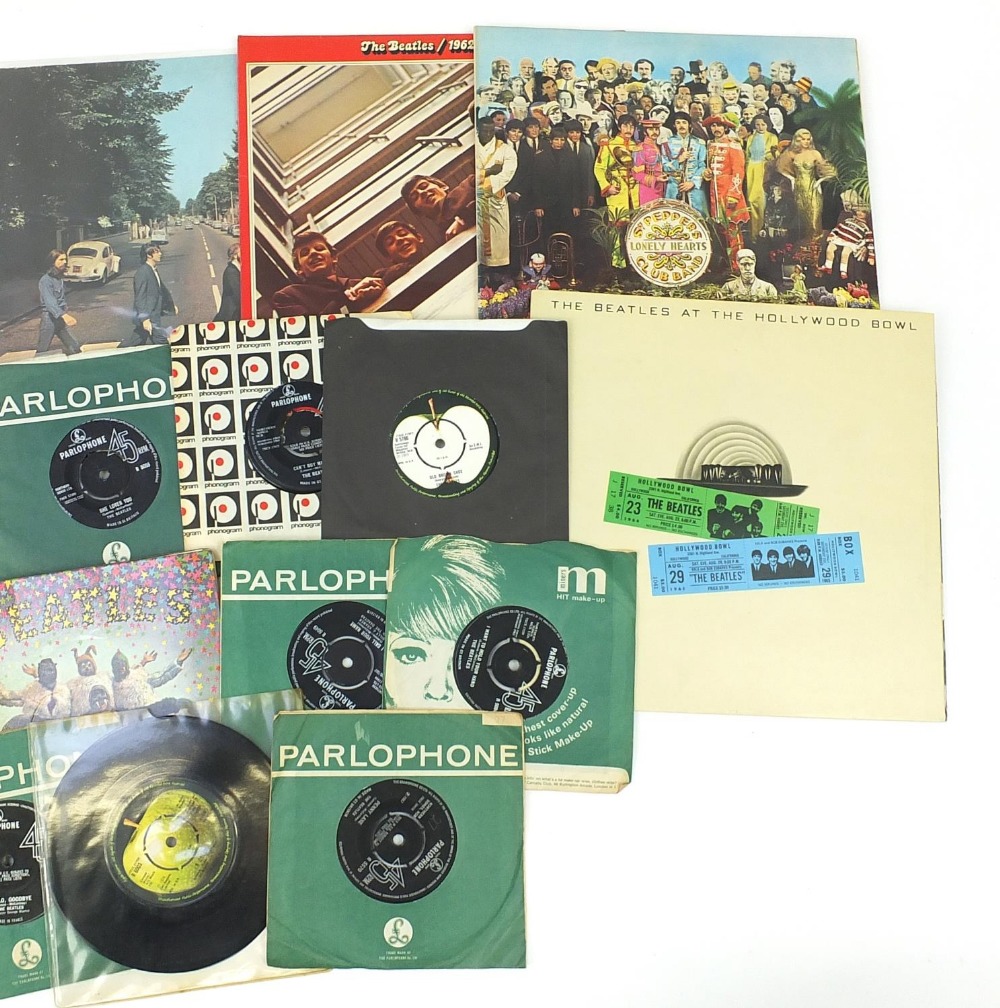 The Beatles vinyl LP's and 45rpm records including Sgt. Pepper's Lonely Hearts Club Band with cut - Image 3 of 3