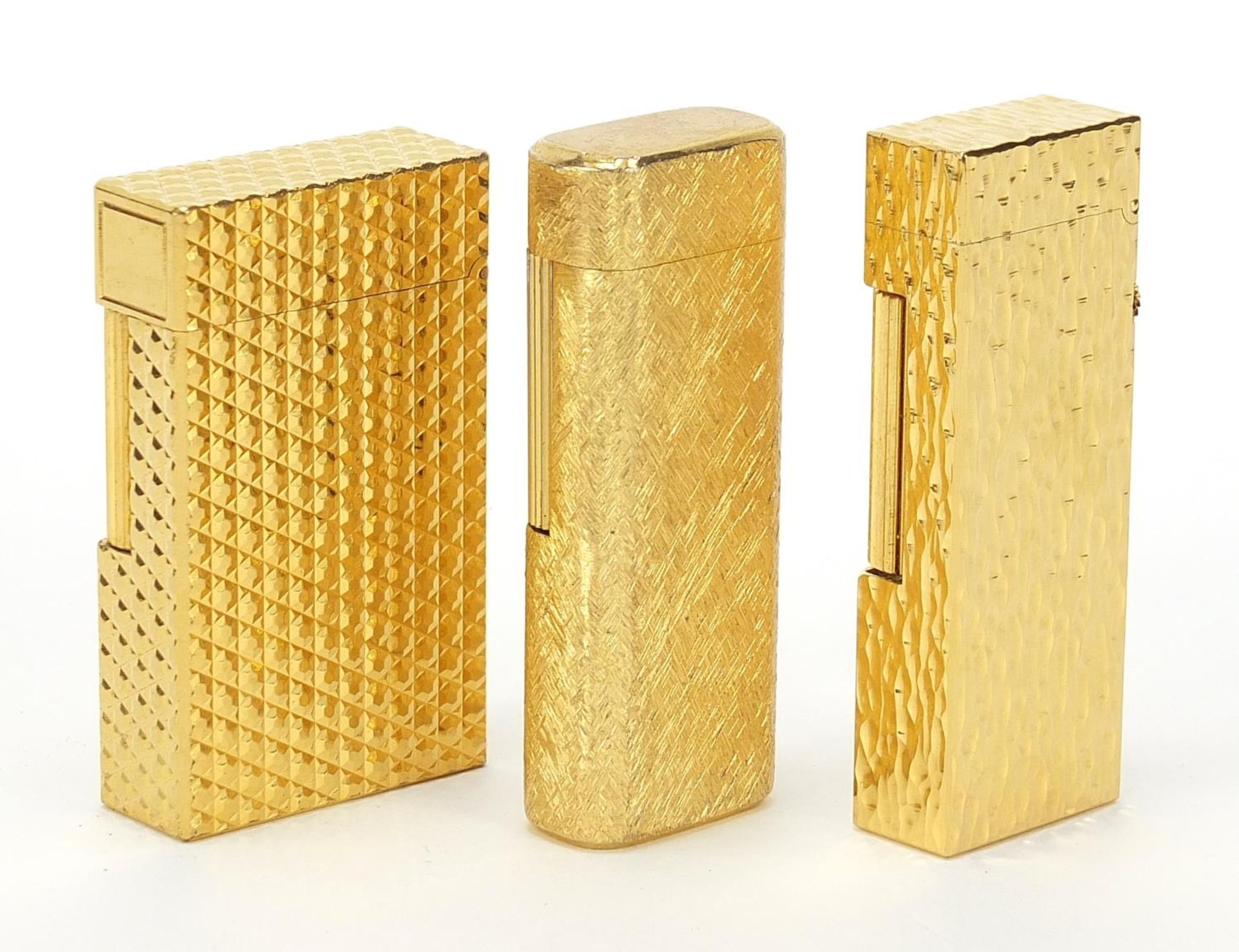 Three vintage gold plated pocket lighters comprising Dunhill with fitted case, S J Dupont and - Bild 3 aus 6