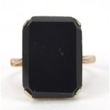 9ct gold black onyx ring, size O, 3.4g : For Further Condition Reports Please Visit Our Website -