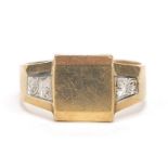 9ct two tone gold signet ring, stamped Bravingtons, size R, 4.6g : For Further Condition Reports