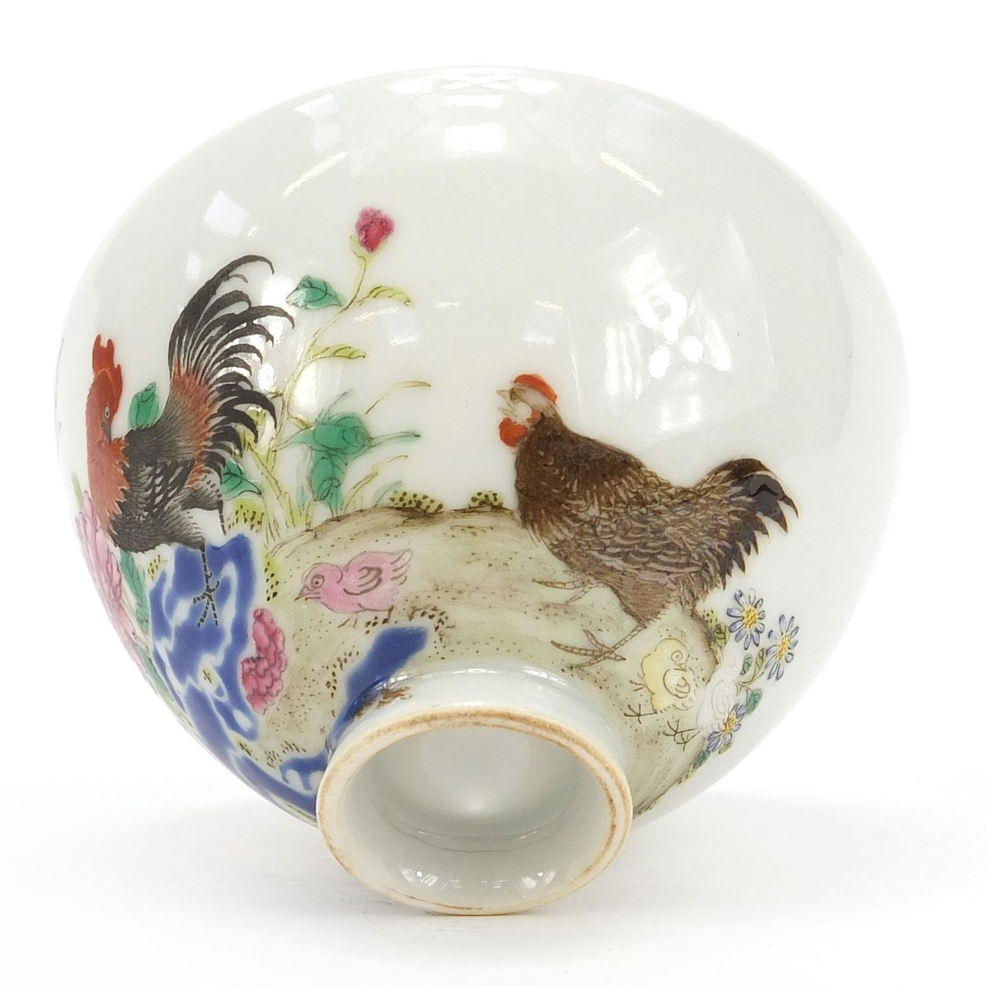 Chinese porcelain bowl finely hand painted in the famille rose palette with chickens amongst - Image 6 of 7