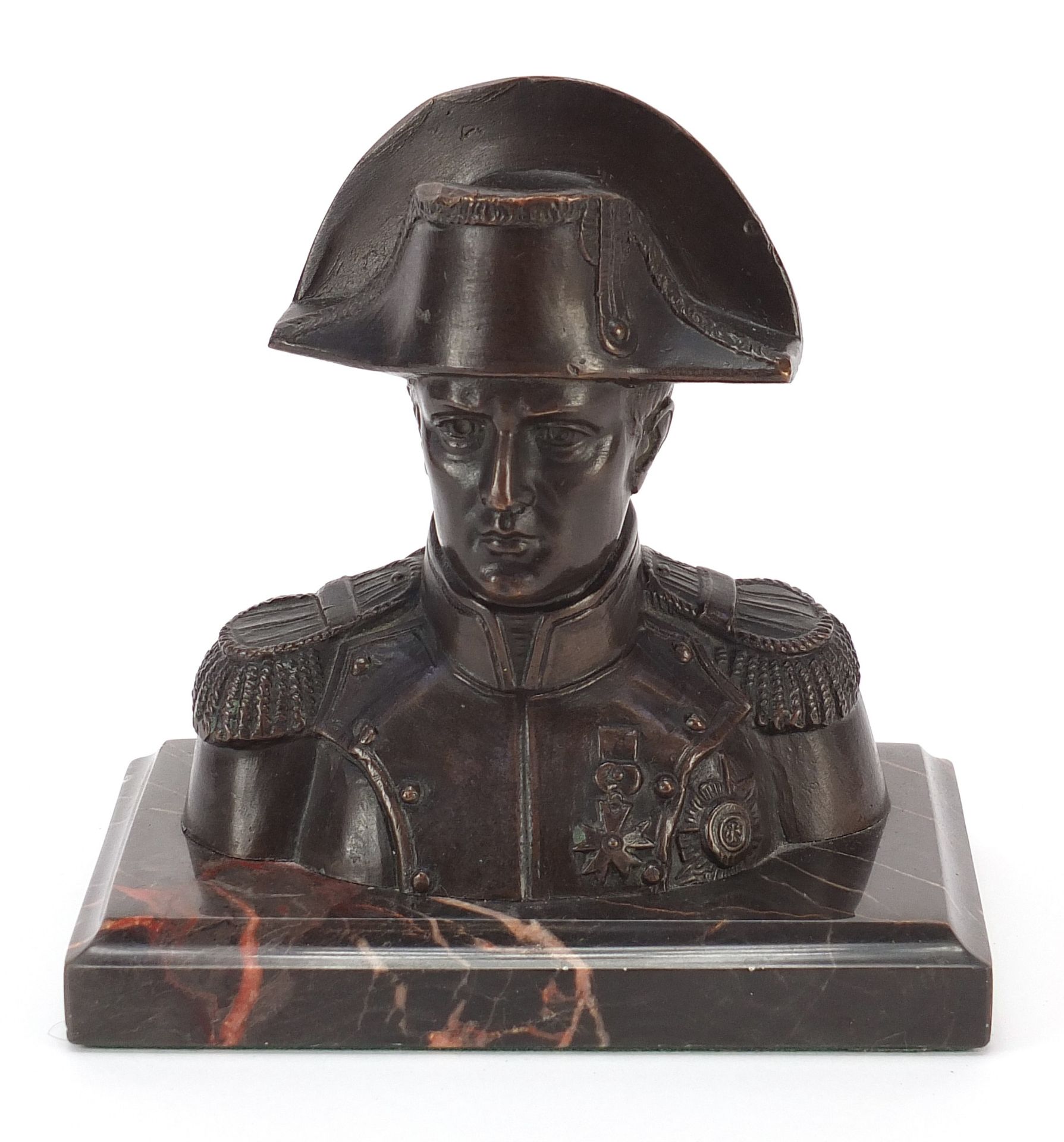 Naval interest patinated bronze bust of Lord Nelson raised on a rectangular marble base, 14cm wide : - Bild 3 aus 8