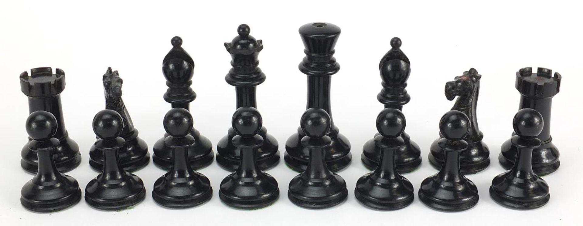 Boxwood and ebony Staunton chess set with mahogany case, possibly by Jaques, the largest piece 8.5cm - Image 4 of 8