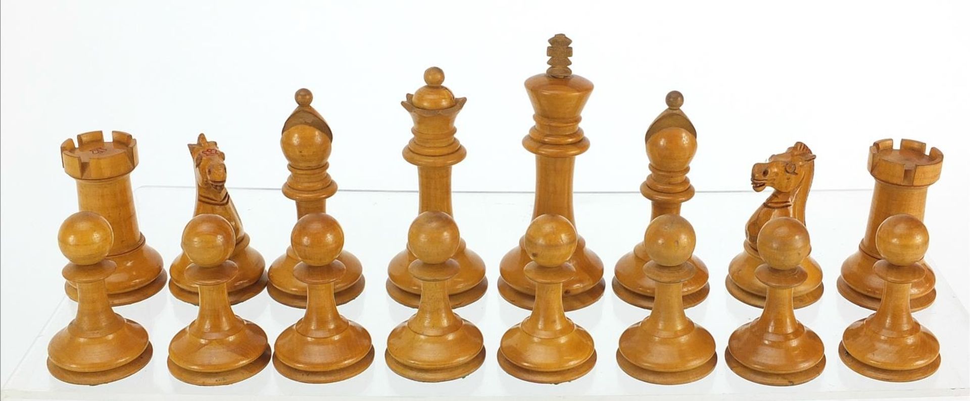 Boxwood and ebony Staunton chess set with mahogany case, possibly by Jaques, the largest piece 8.5cm - Image 3 of 8