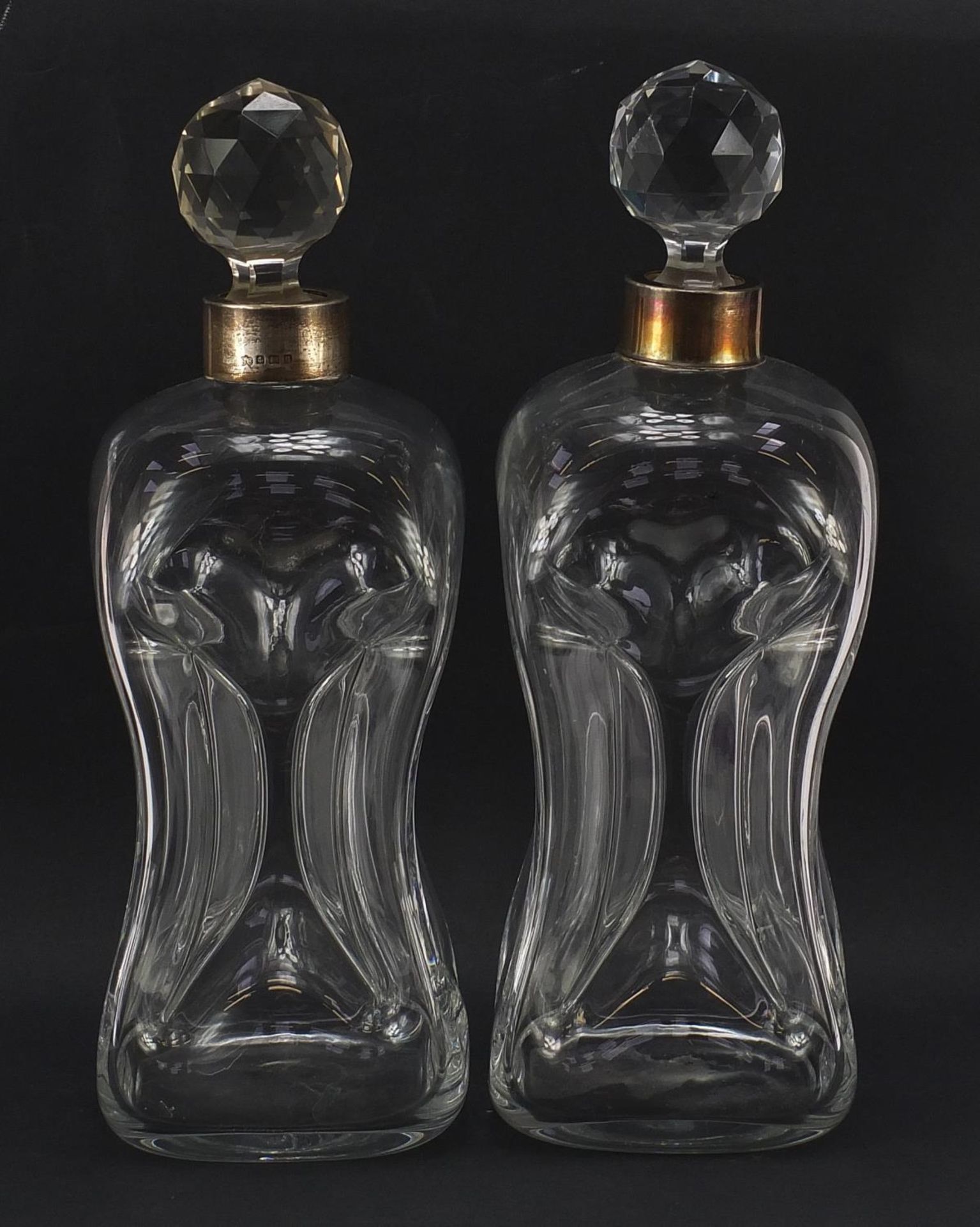 Matched pair of hour glass decanters including one with silver collar by Elkington & Co, each 28cm - Bild 3 aus 10