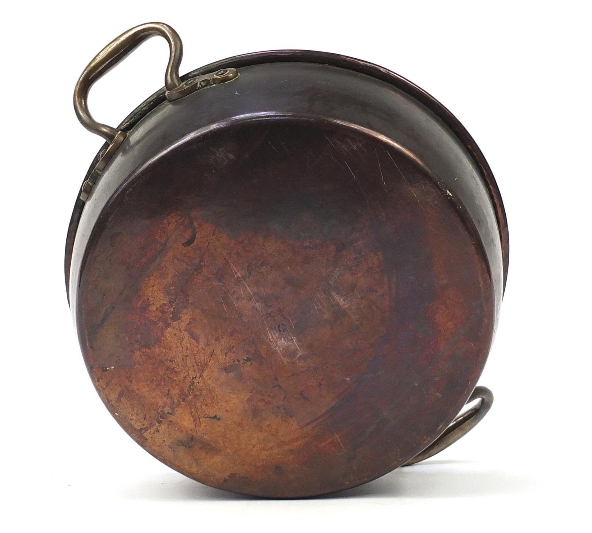 Victorian copper preserve pan with twin handles by Benham & Froud, 47.5cm wide : For Further - Bild 3 aus 4