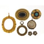 Antique and later jewellery including a unmarked gold locket, black enamel and agate brooch,