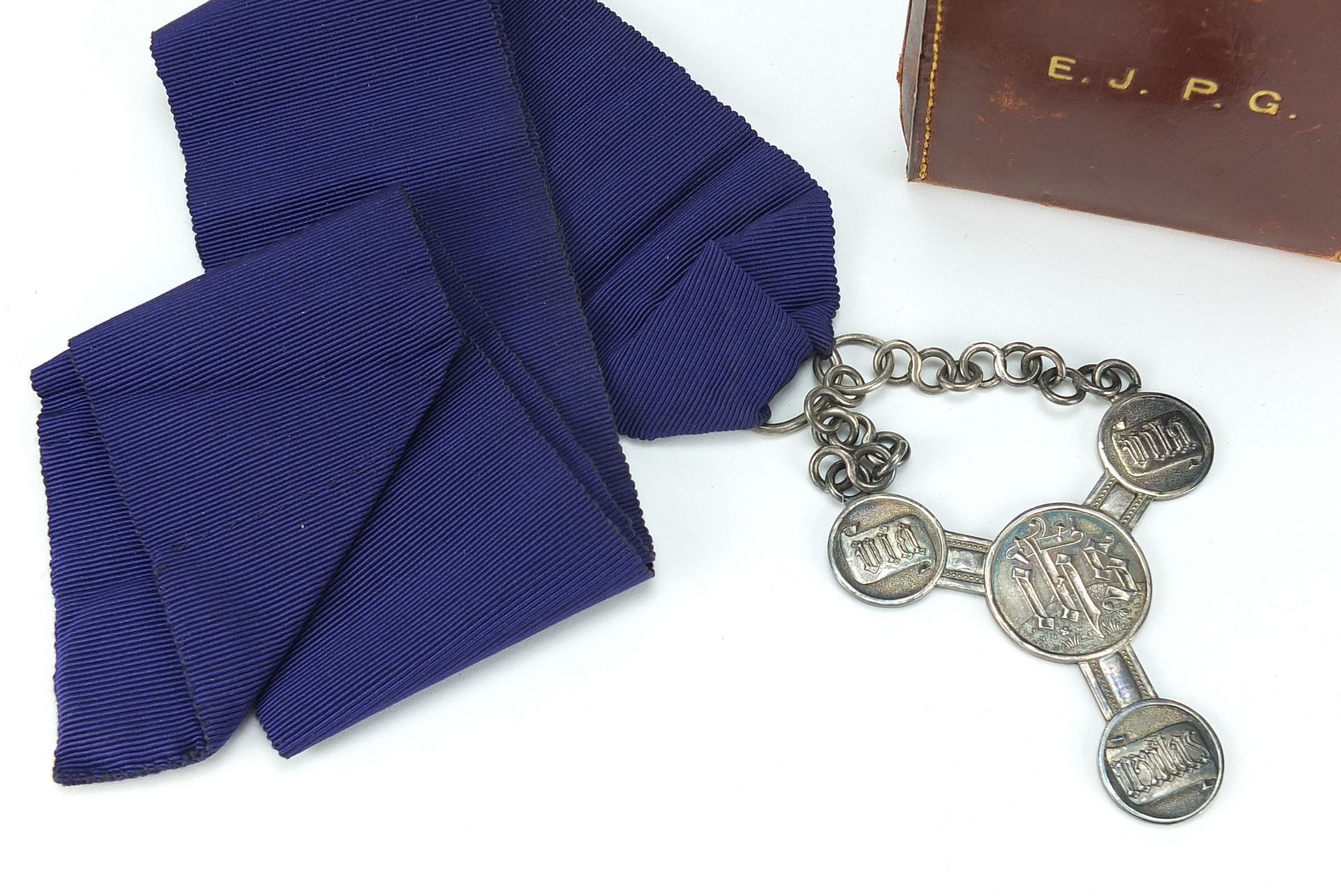 Religious interest George V silver Christogram Southwark devotional medal with ribbon and box by - Image 3 of 6