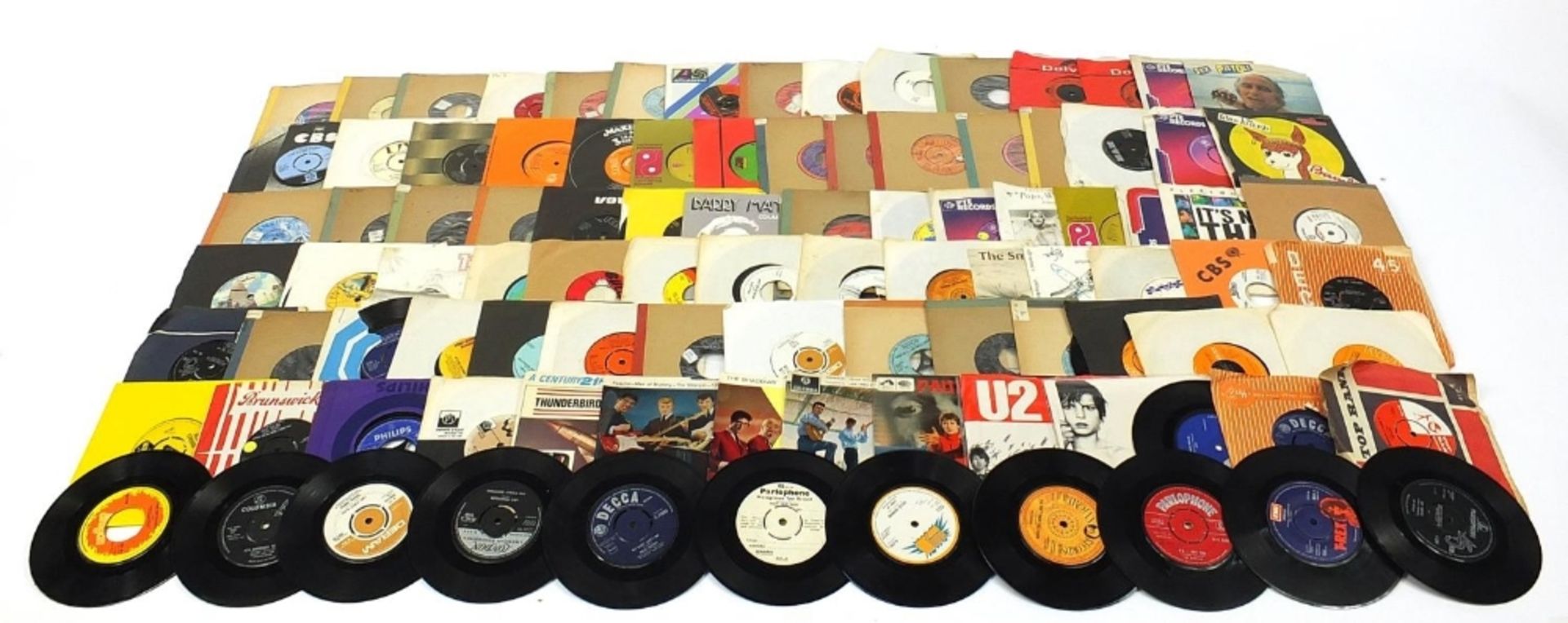 Collection of 45rpm singles including Hedge Hoppers Anonymous, Elvis Presley, David Bowie, Archie - Image 2 of 32