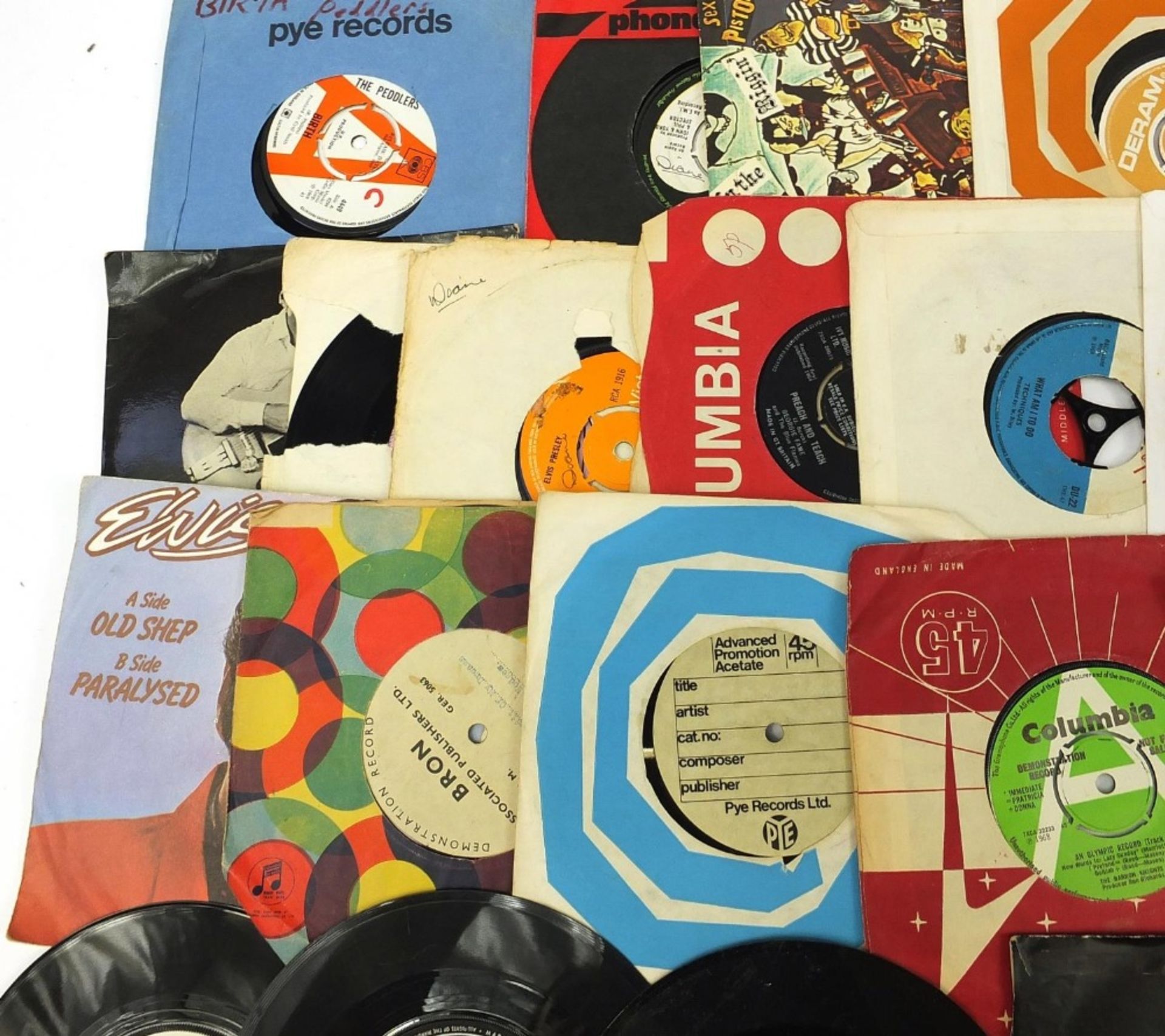 Collection of 45rpm singles including Hedge Hoppers Anonymous, Elvis Presley, David Bowie, Archie - Image 27 of 32