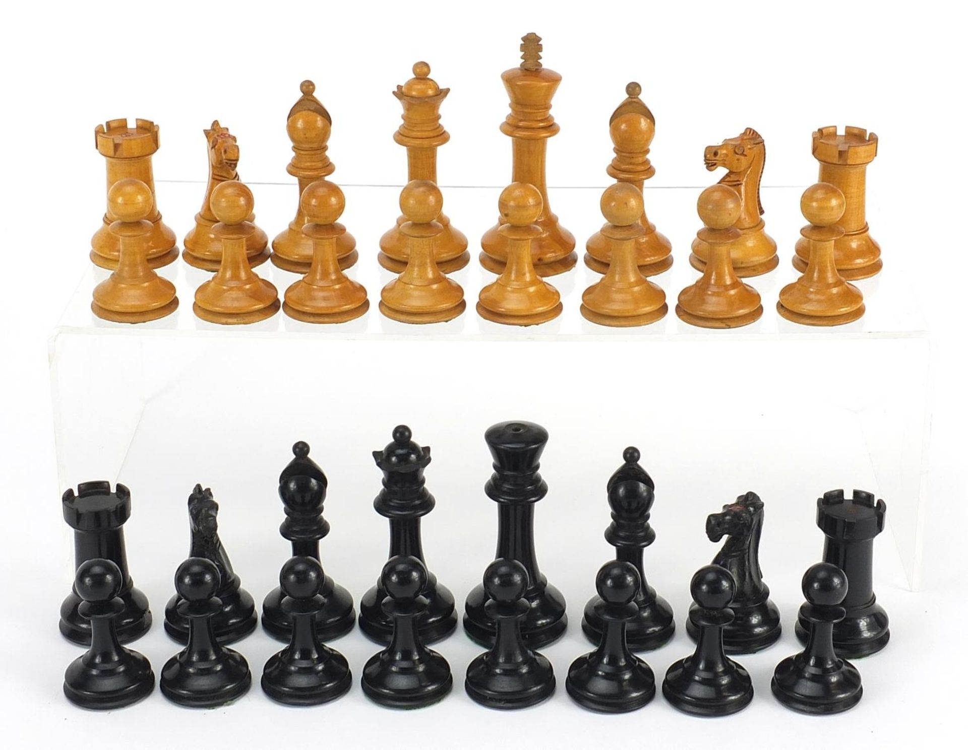 Boxwood and ebony Staunton chess set with mahogany case, possibly by Jaques, the largest piece 8.5cm - Image 2 of 8