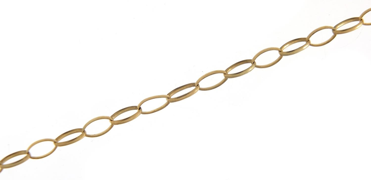 9ct gold large Belcher link necklace, 44cm in length, 2.9g : For Further Condition Reports Please
