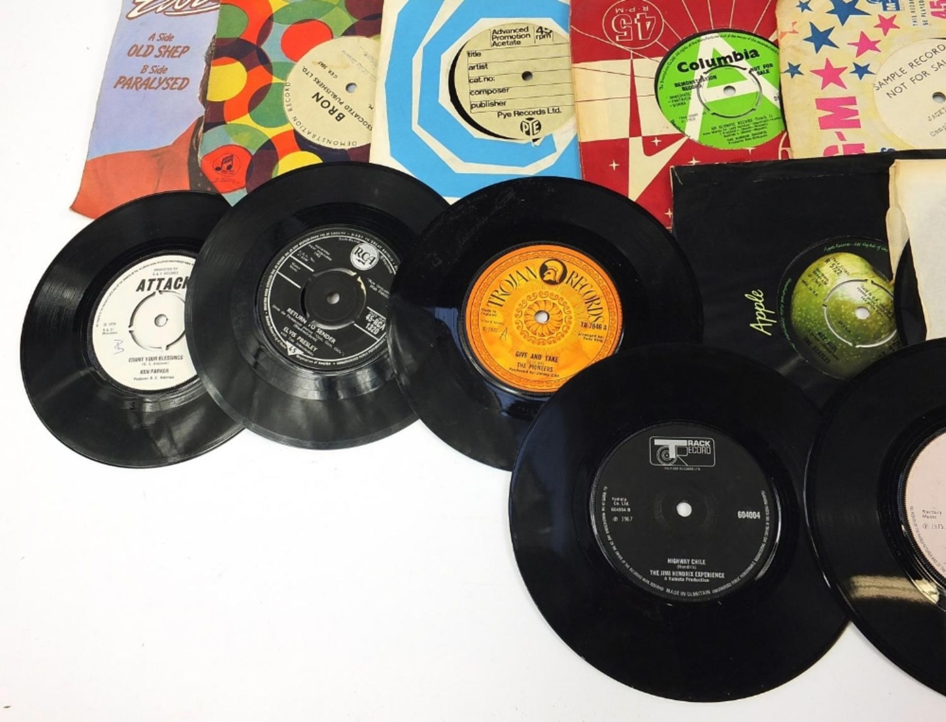 Collection of 45rpm singles including Hedge Hoppers Anonymous, Elvis Presley, David Bowie, Archie - Image 30 of 32