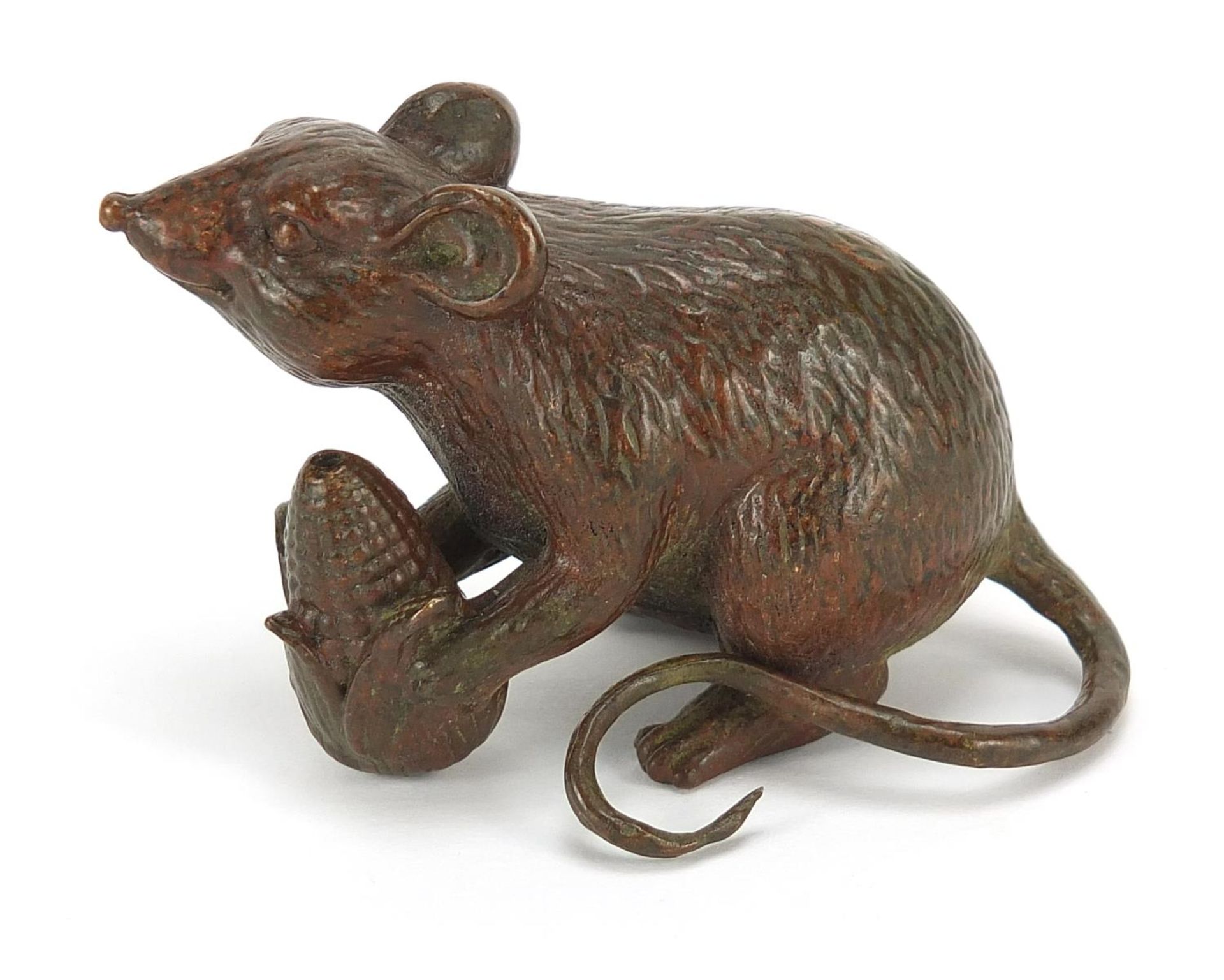 Japanese patinated bronze okimono of a mouse with sweetcorn with character marks, 8cm in length : - Bild 5 aus 8