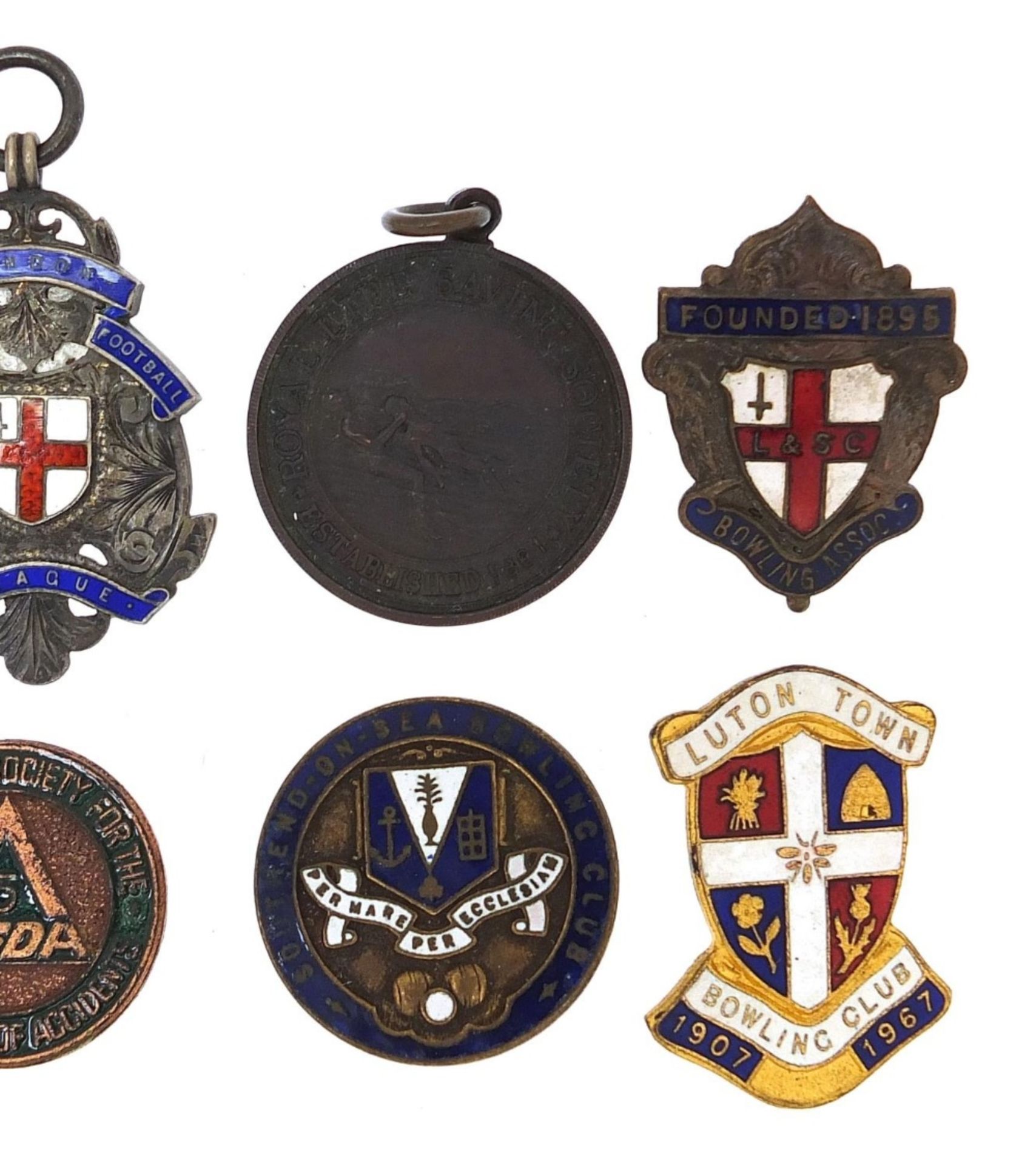 Badges and medallions including an Elkington silver medallion and a silver and enamel London - Bild 3 aus 7