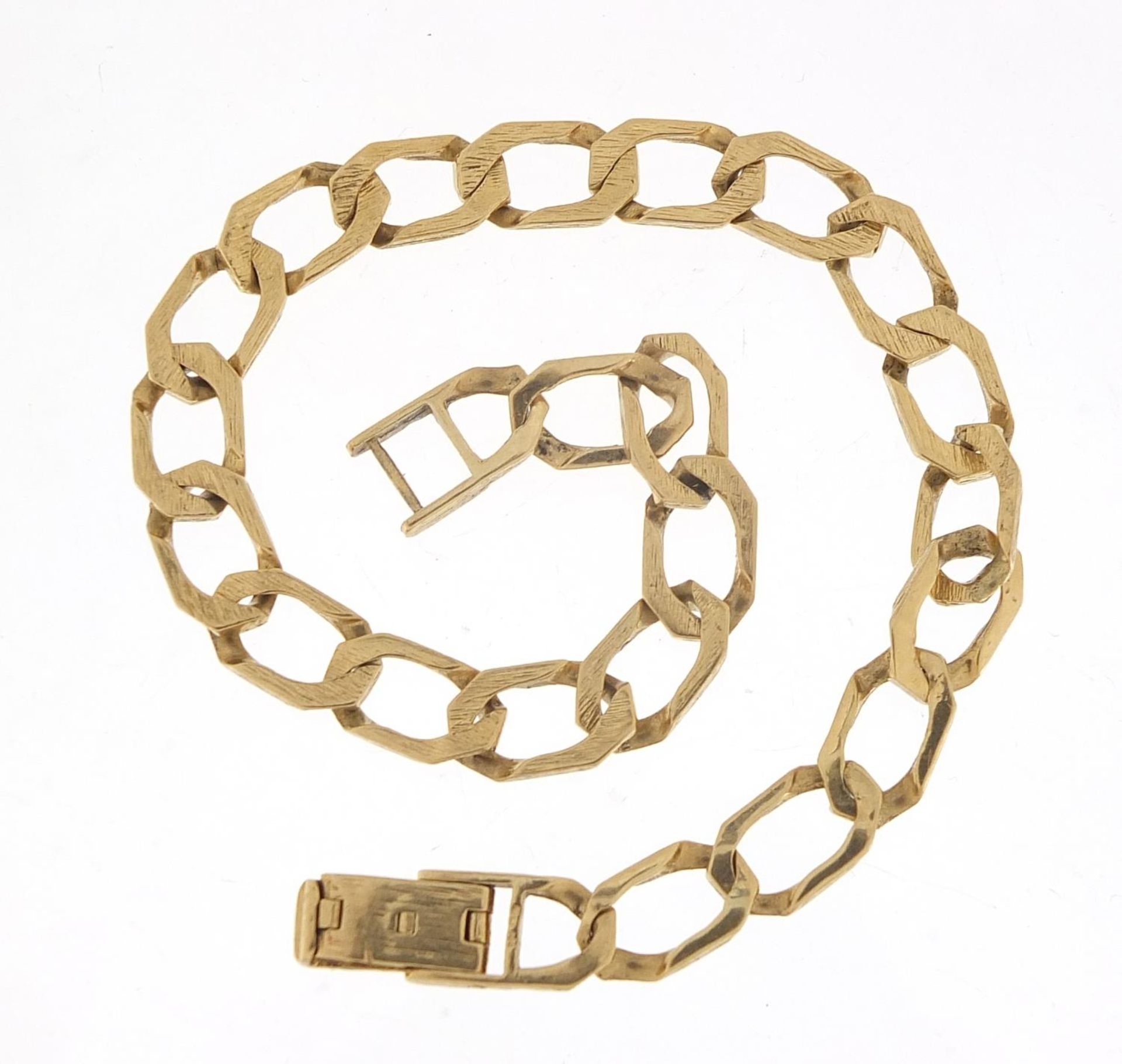 9ct gold curb link bark design bracelet, 20cm in length, 13.2g : For Further Condition Reports - Image 2 of 3