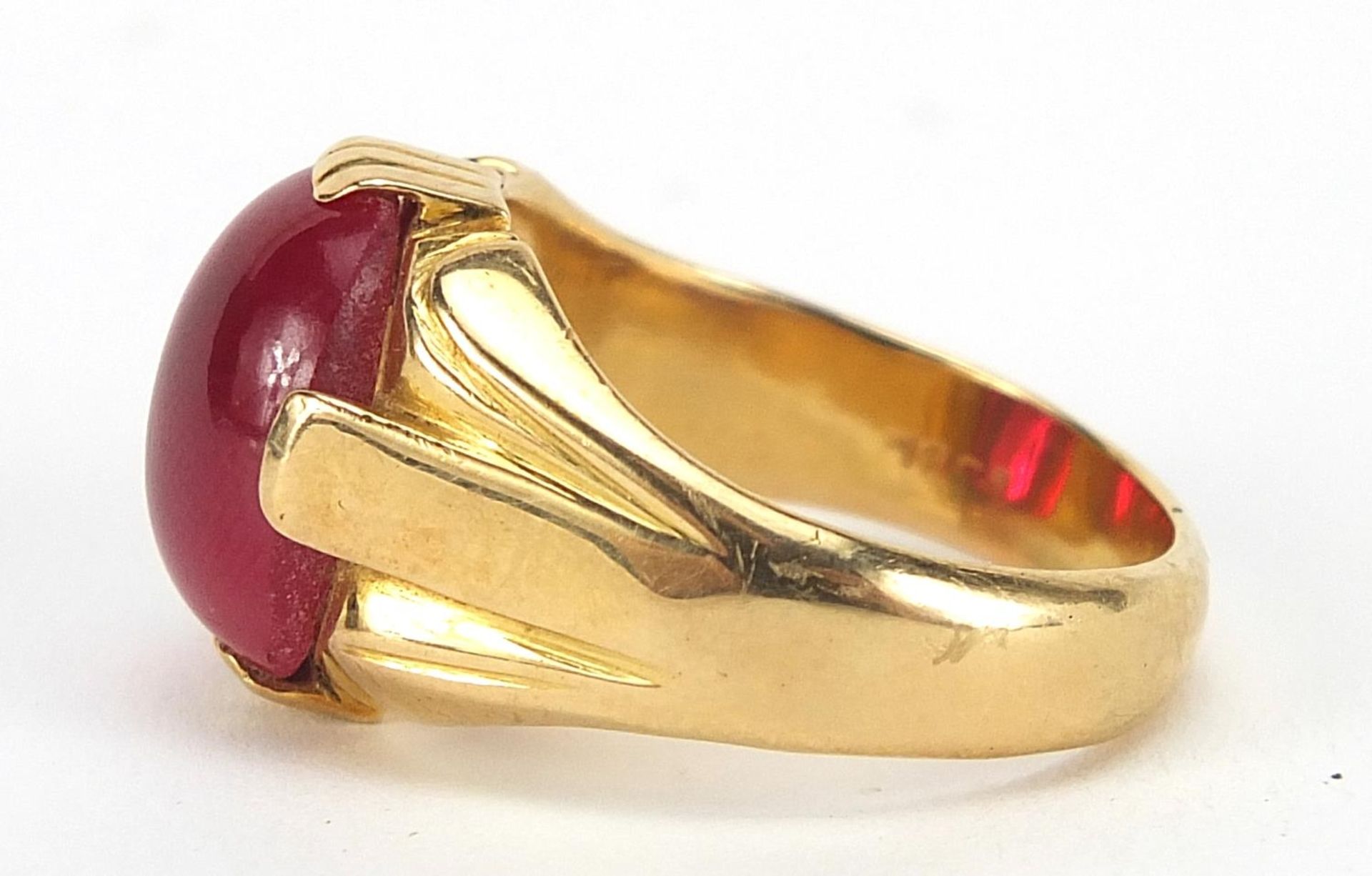 18ct gold cabochon ruby ring, the stone 14mm x 10.5mm x 5.8mm deep, size T, 13.0g : For Further - Image 2 of 5