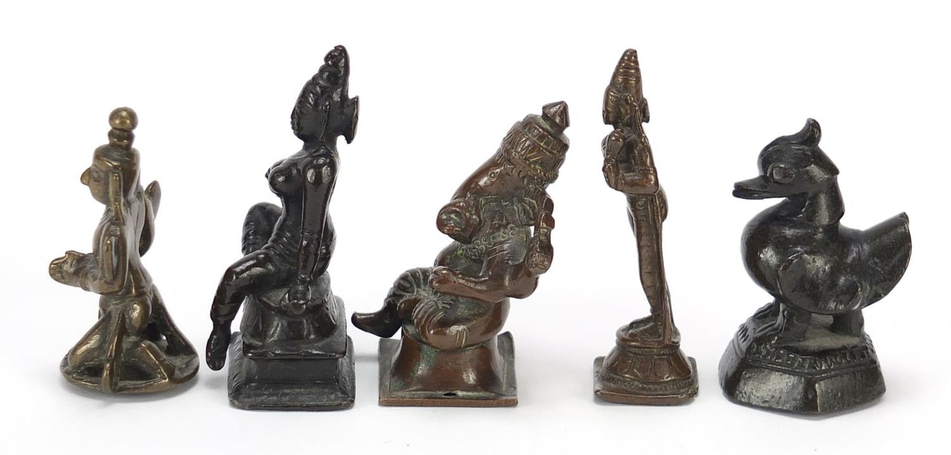 Four Indian patinated bronze votive figures and a bird weight, the largest 6.5cm high : For - Bild 4 aus 8