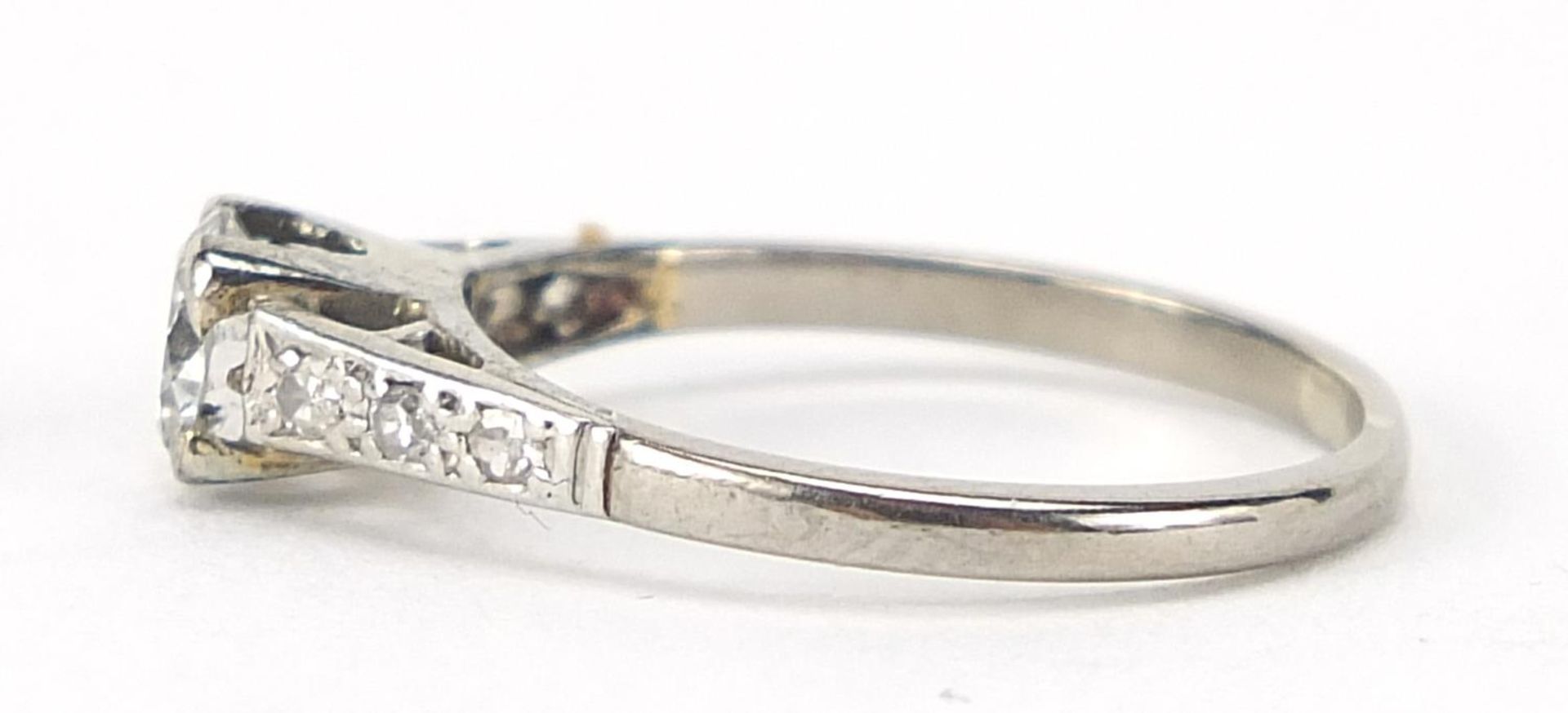 18ct white gold diamond solitaire ring with diamond shoulders, the central diamond approximately 4mm - Image 2 of 5