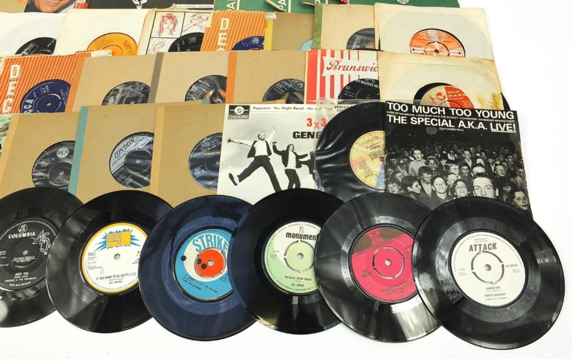 Collection of 45rpm singles including Hedge Hoppers Anonymous, Elvis Presley, David Bowie, Archie - Image 22 of 32