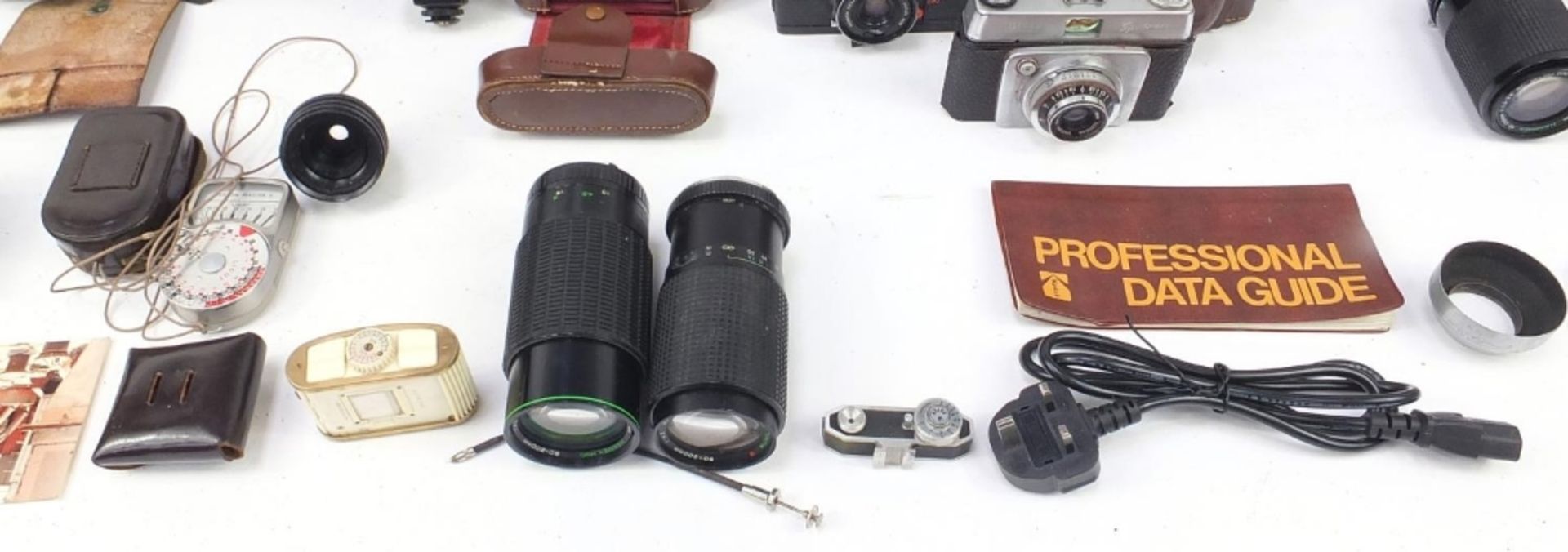 Vintage and later cameras, lenses and accessories including Ilford, Agfa, Canon, Vivitar and Kodak - Image 7 of 10