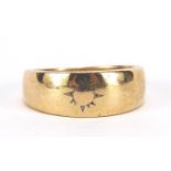 9ct gold ring with engraved decoration, size P, 7.4g : For Further Condition Reports Please Visit