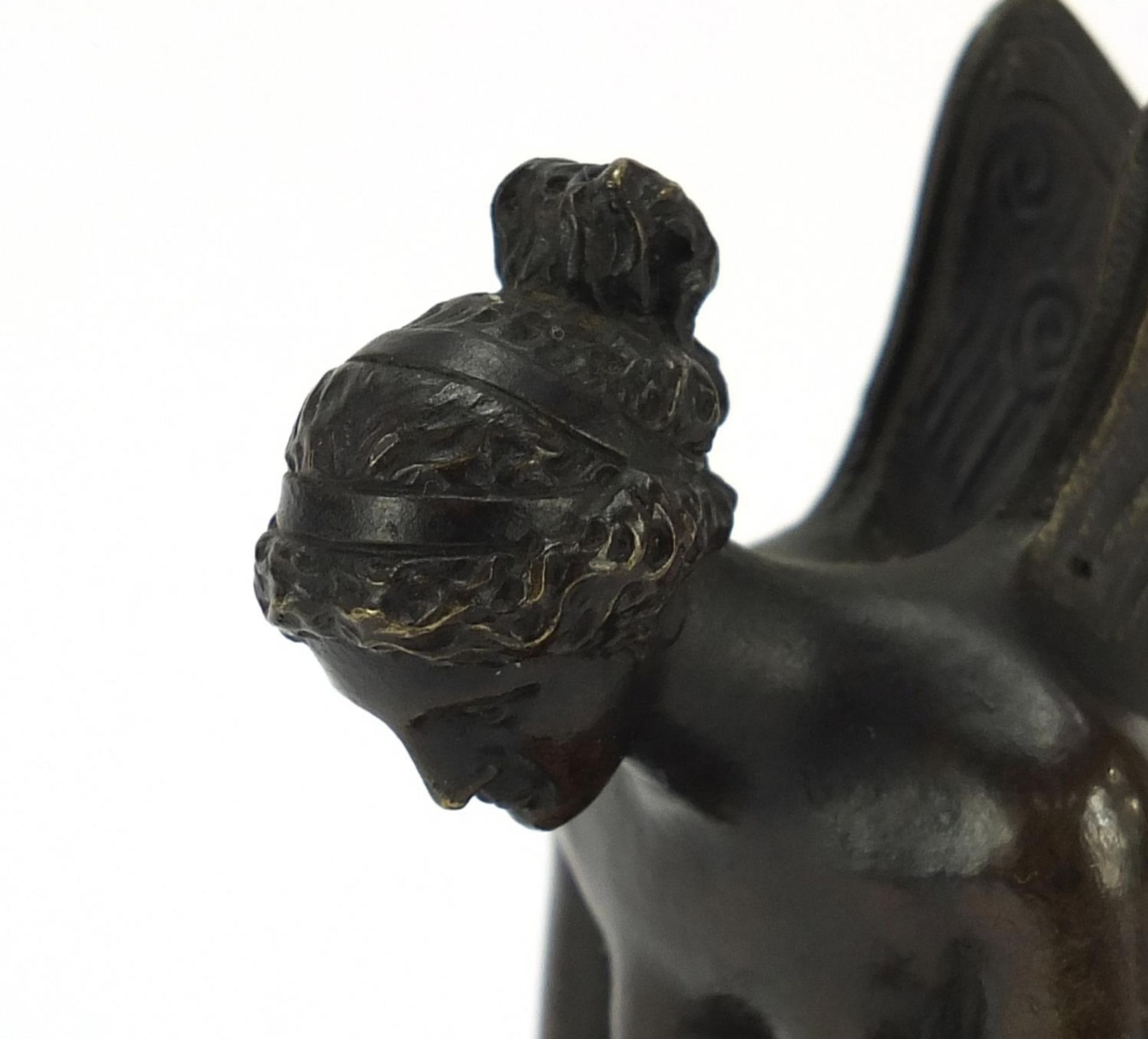 Patinated bronze study of an angel raised on a rectangular marble base, 13cm high : For Further - Bild 2 aus 4