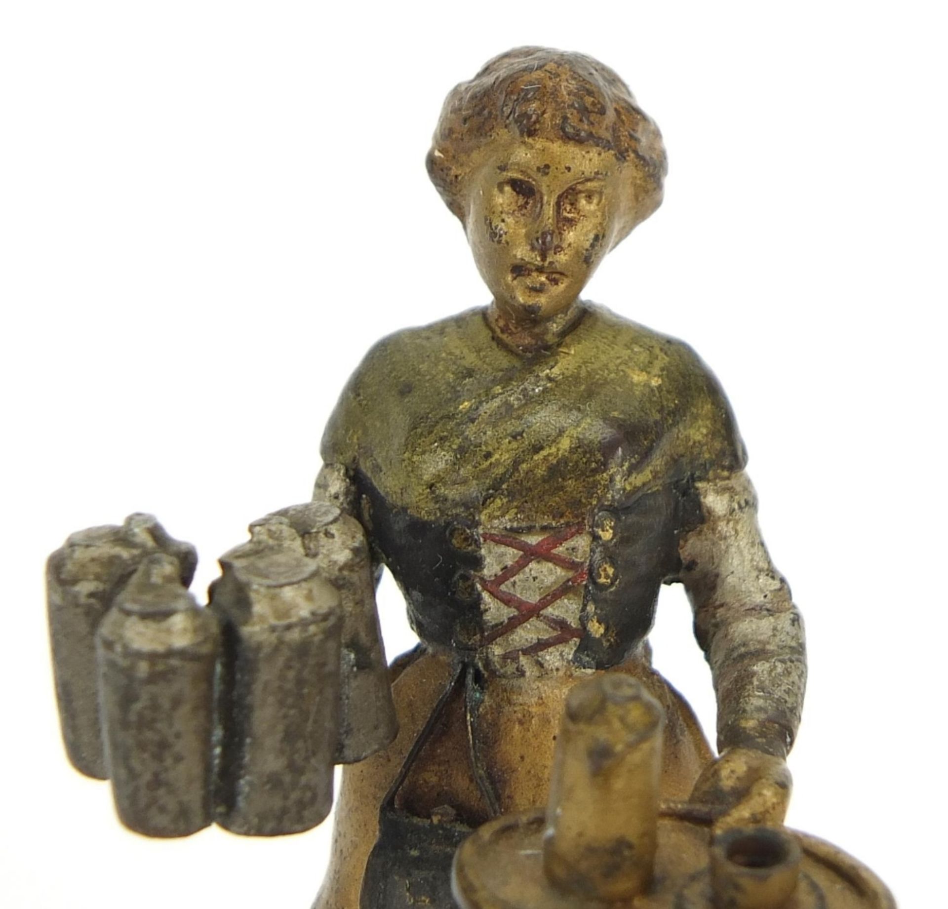 Cold painted bronze figure of a waitress in the style of Franz Xaver Bergmann, 7.5cm high : For - Bild 2 aus 5