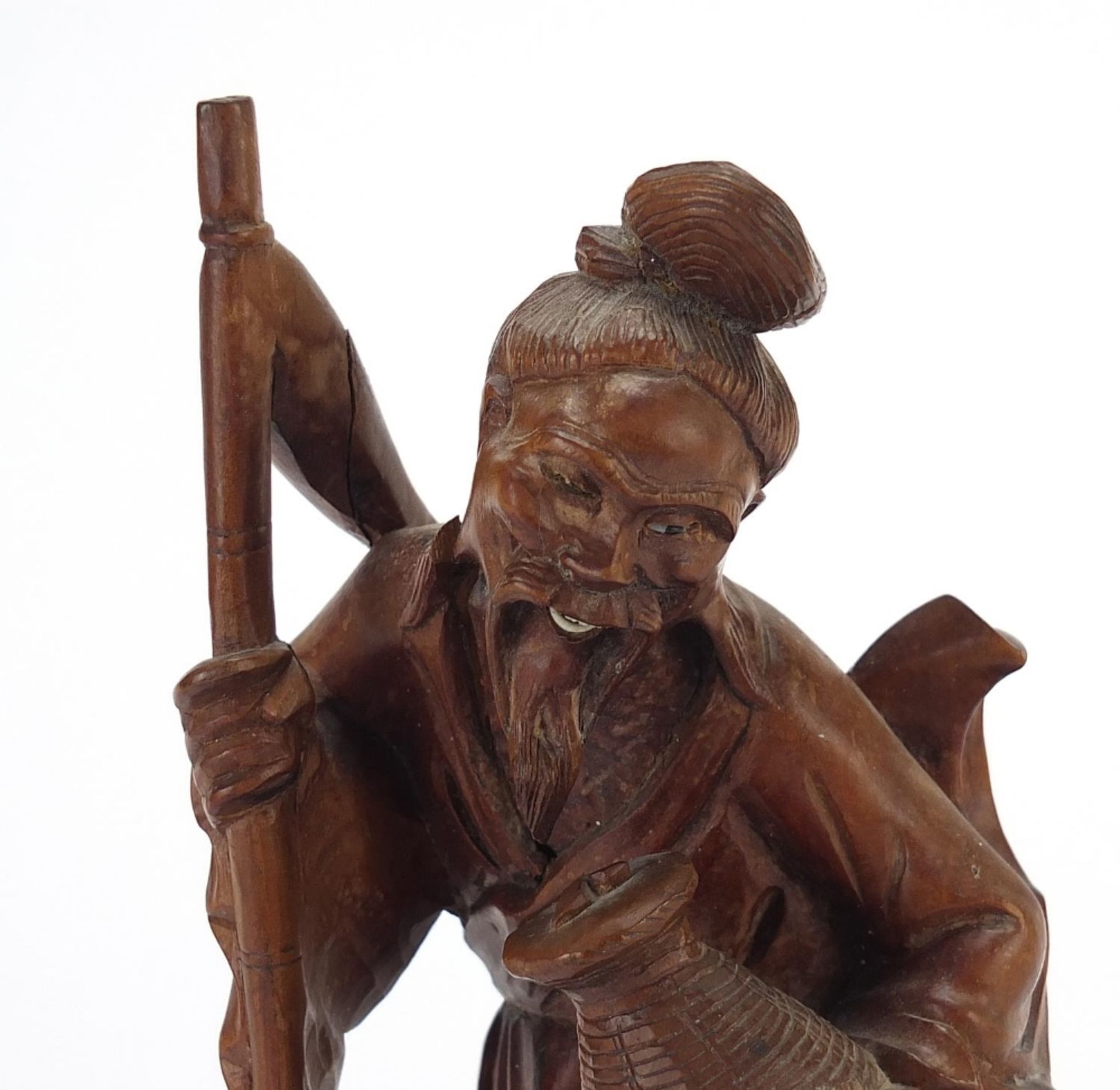 Two Chinese root wood carvings including one of a fisherman, the largest 23cm high : For Further - Bild 2 aus 8
