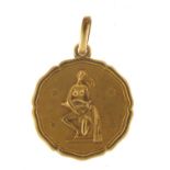18ct gold nude female water carrier pendant, 2cm in diameter, 3.6g : For Further Condition Reports