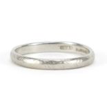 Platinum wedding band with engraved decoration, size K, 2.6g : For Further Condition Reports