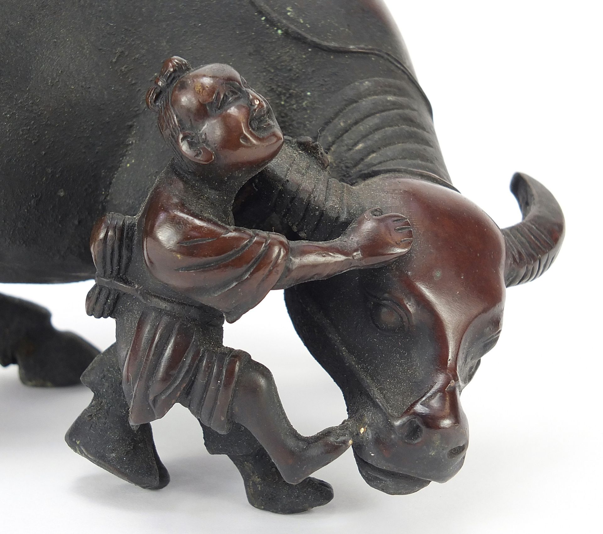 Chinese patinated bronze figure of two boys on a water buffalo, 16cm in length : For Further - Bild 3 aus 8