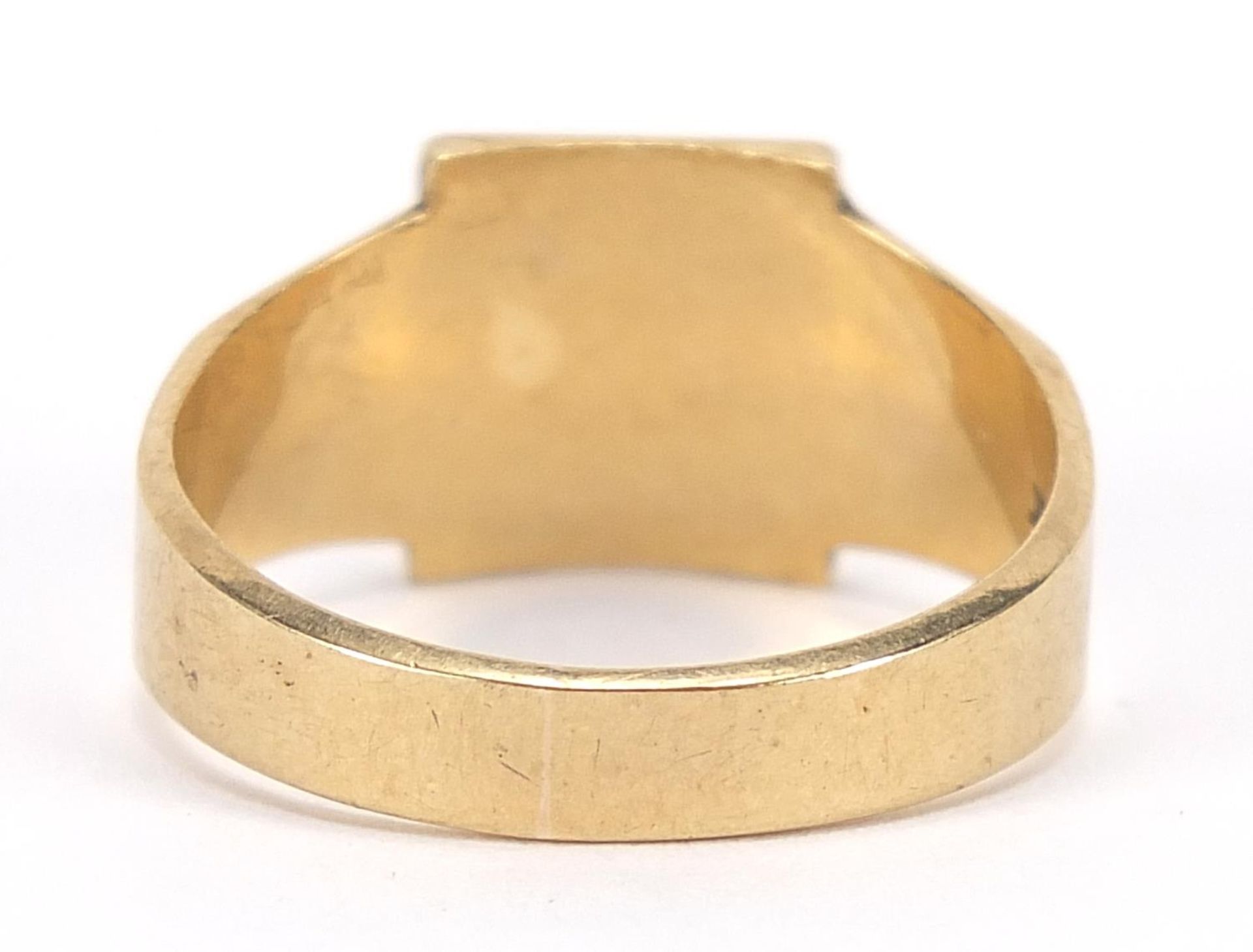 9ct two tone gold signet ring, stamped Bravingtons, size R, 4.6g : For Further Condition Reports - Image 3 of 6
