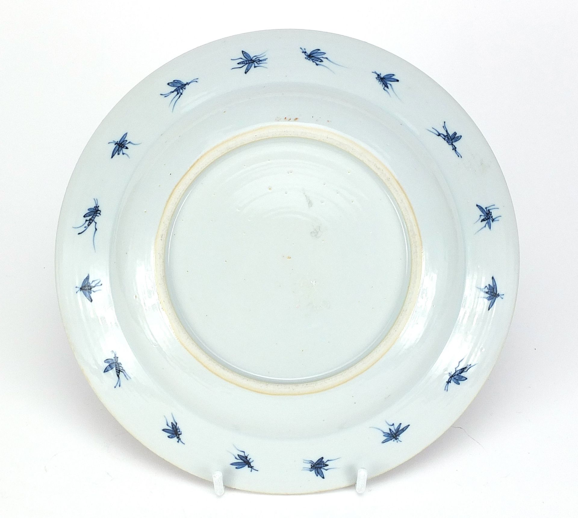 Chinese porcelain plate hand painted in the Imari pattern with two figures and cranes, 23cm in - Image 4 of 4