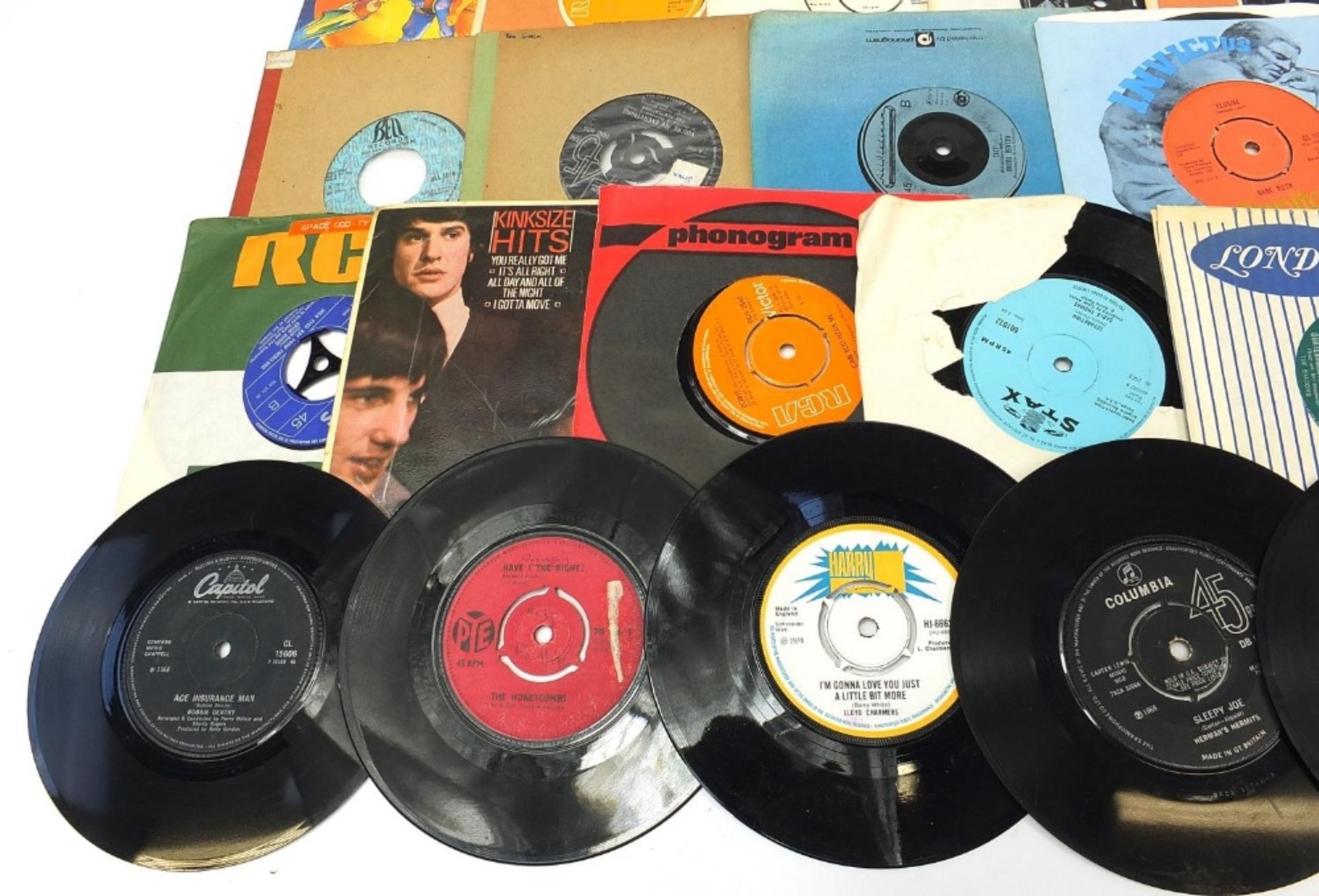 Collection of 45rpm singles including Hedge Hoppers Anonymous, Elvis Presley, David Bowie, Archie - Image 20 of 32