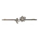 15ct gold and platinum diamond flower bar brooch, housed in a Liddles Ltd jeweller's box, 4.2cm in