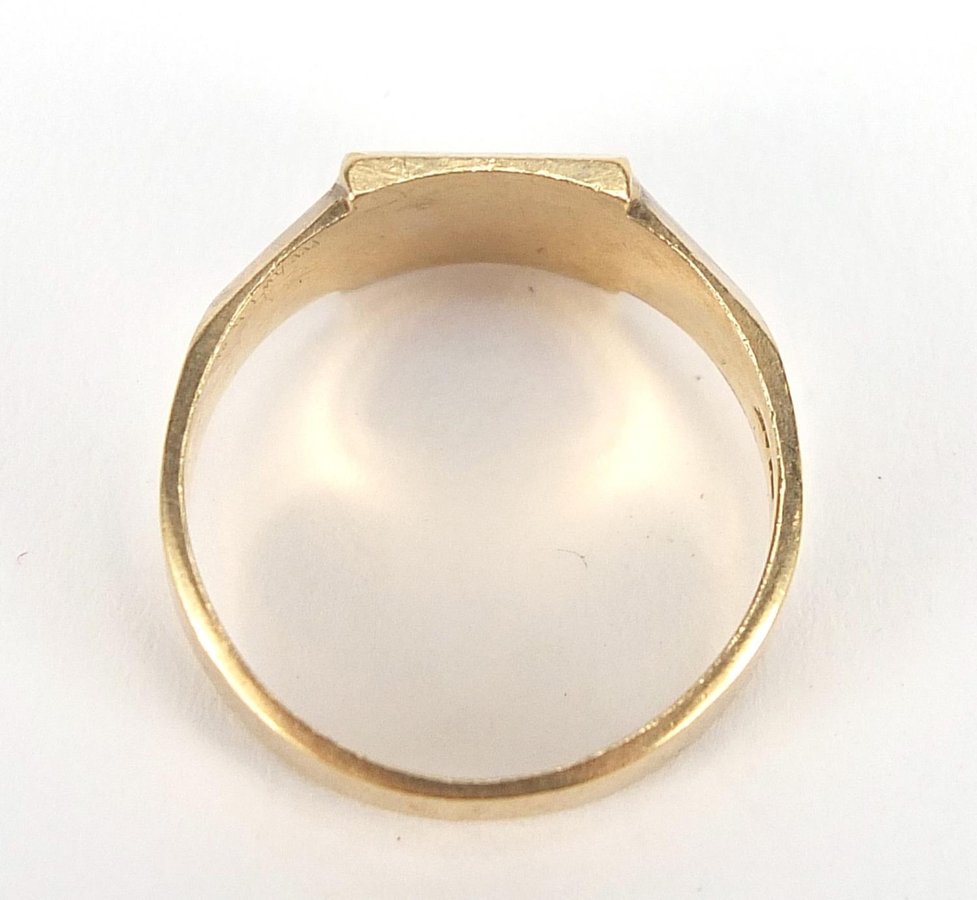 9ct two tone gold signet ring, stamped Bravingtons, size R, 4.6g : For Further Condition Reports - Image 6 of 6