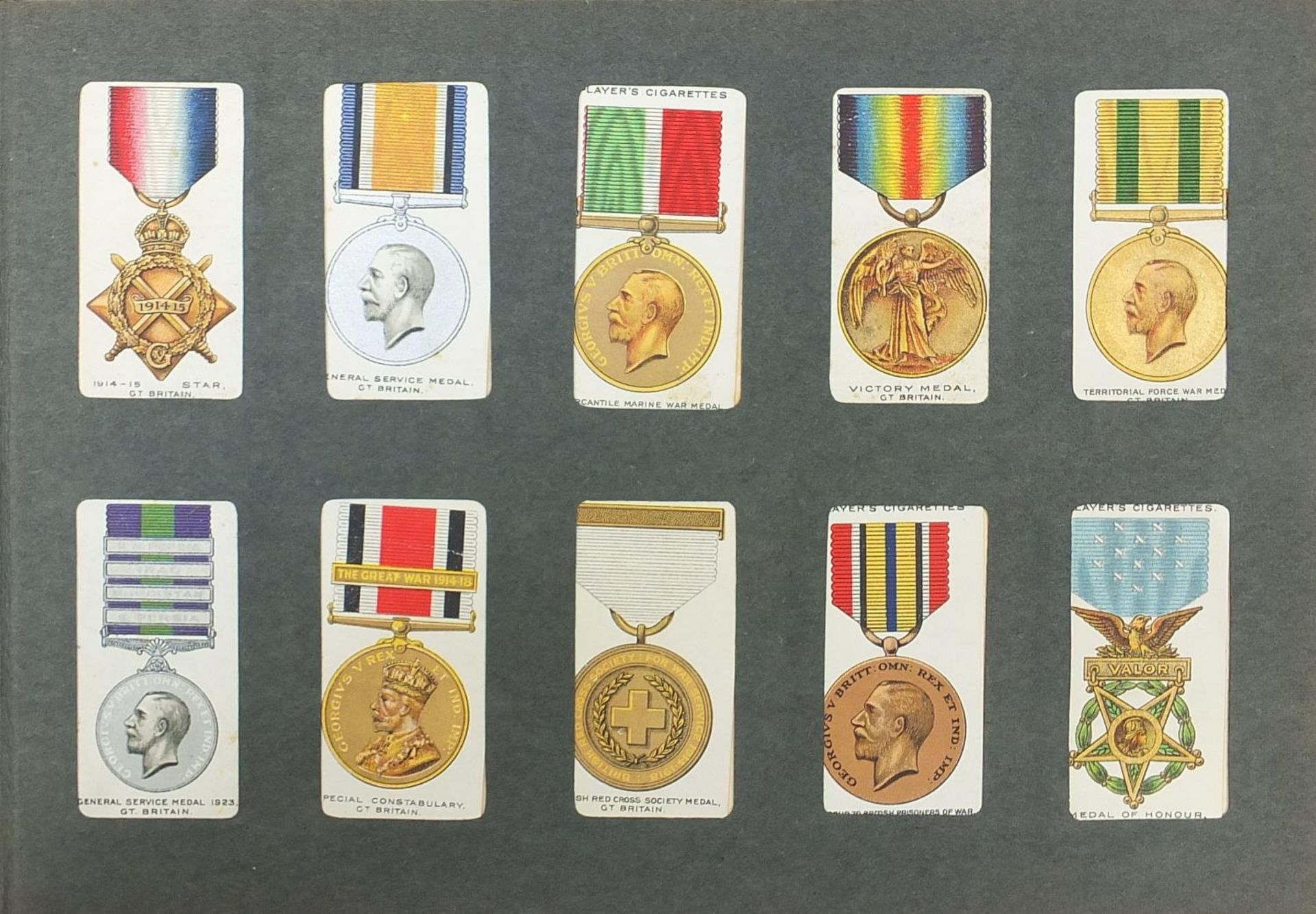 Collection of cigarette cards arranged in nine albums including jockeys, soldiers in military dress, - Bild 2 aus 22