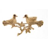 9ct gold doves on a branch bar brooch, 4cm wide, 5.2g : For Further Condition Reports Please Visit